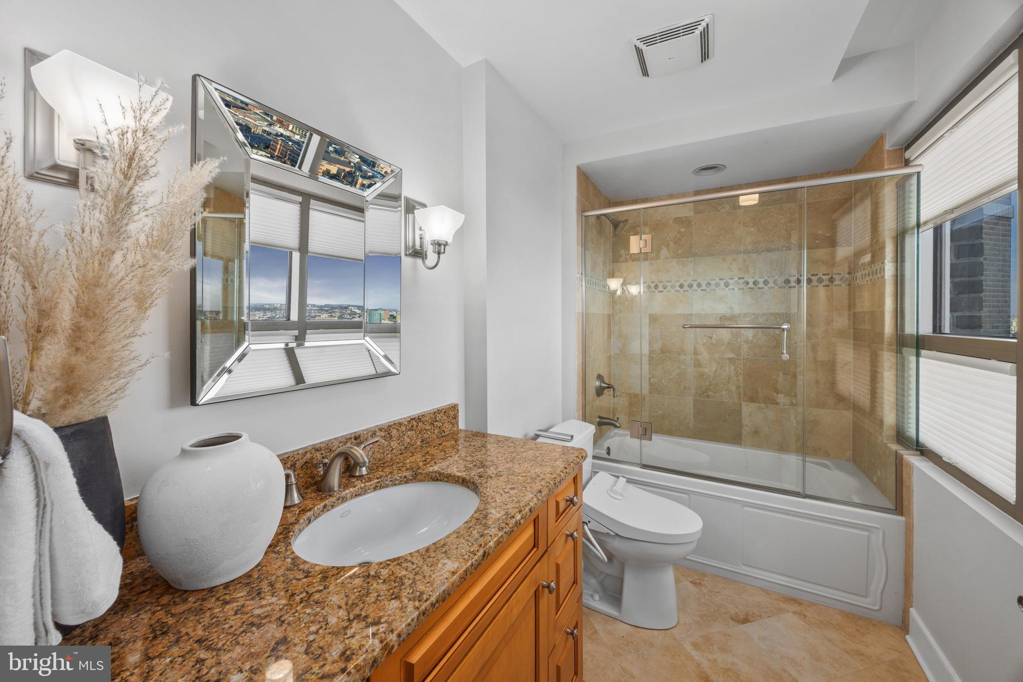 HARBOR EAST - Residential