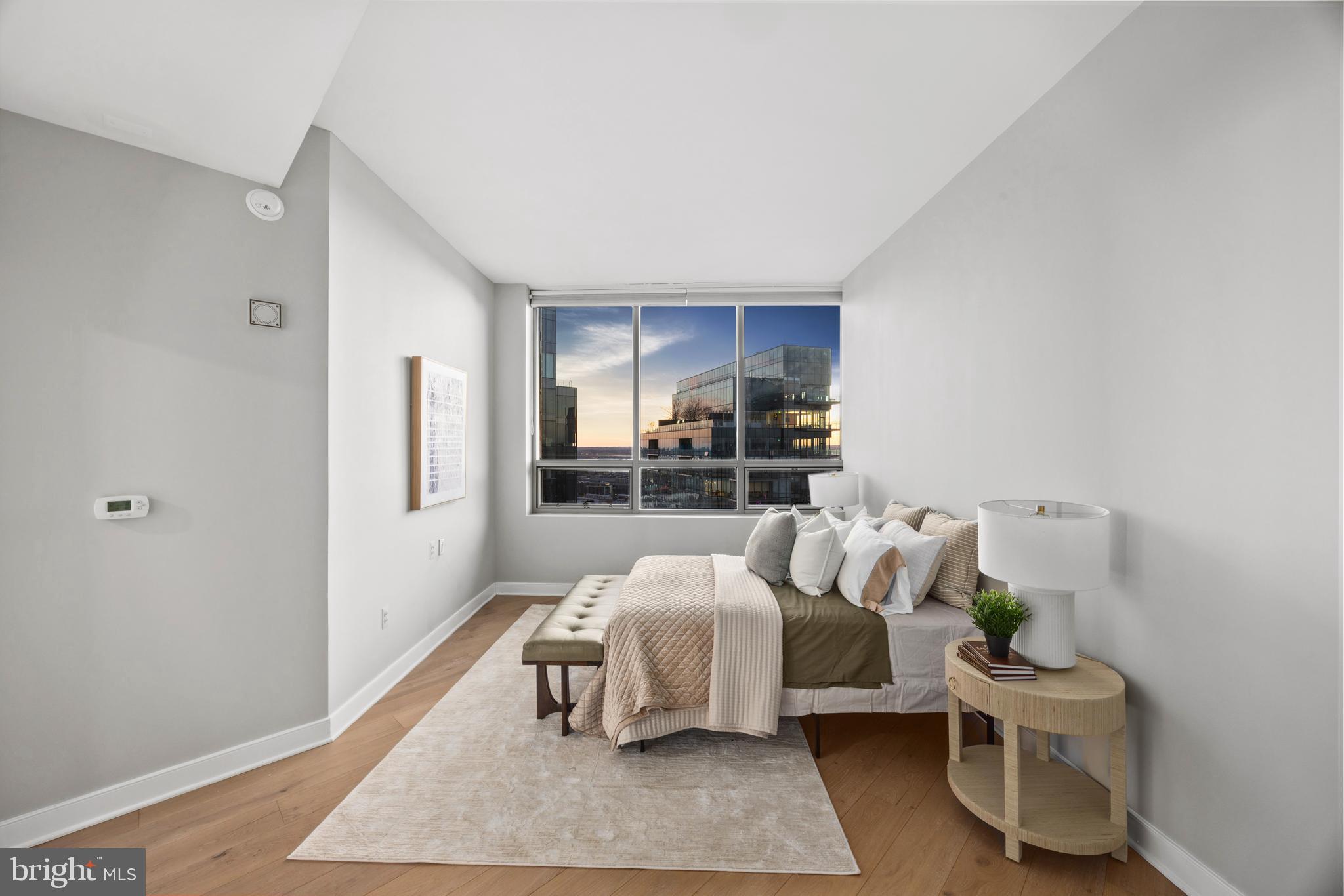 HARBOR EAST - Residential