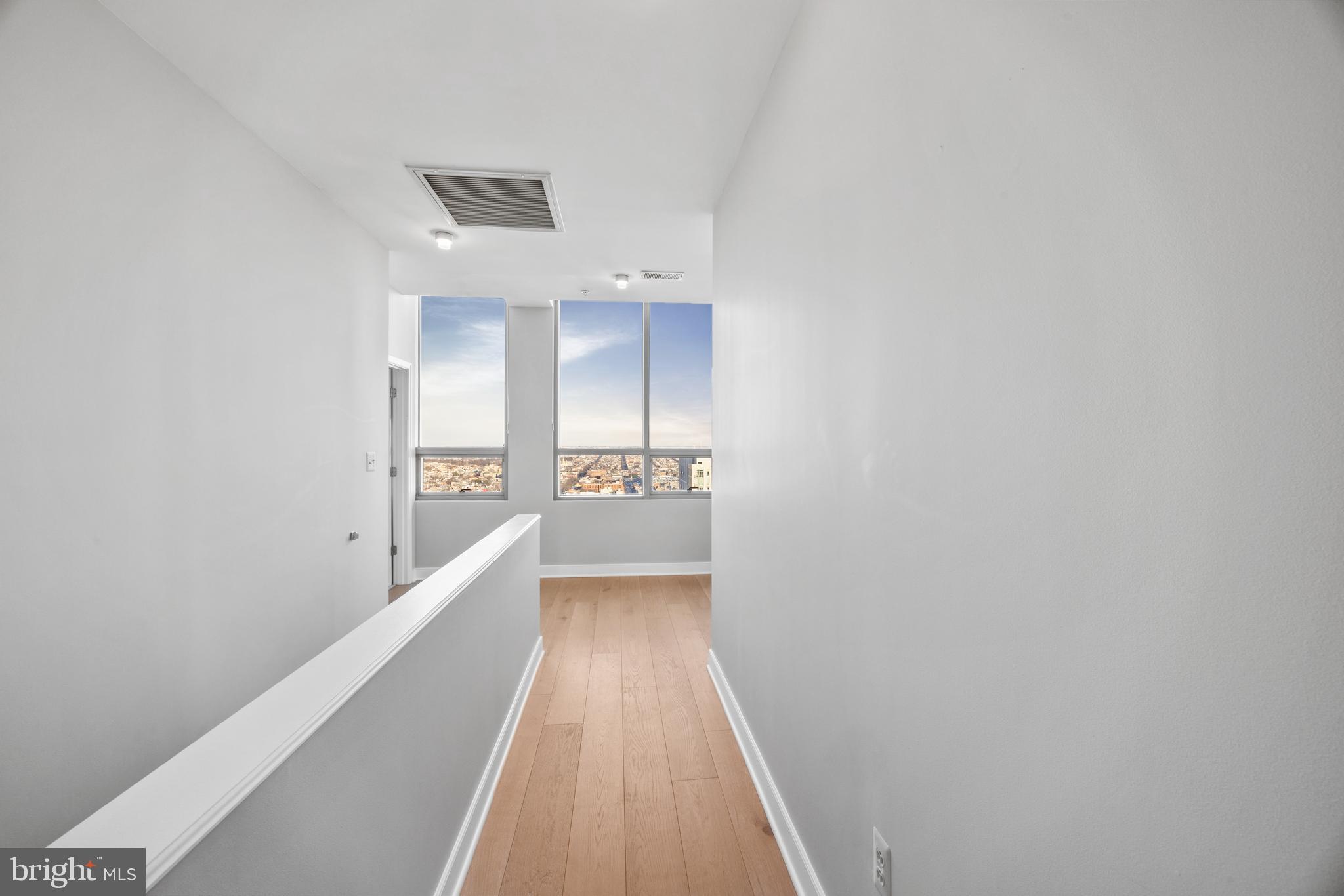 HARBOR EAST - Residential