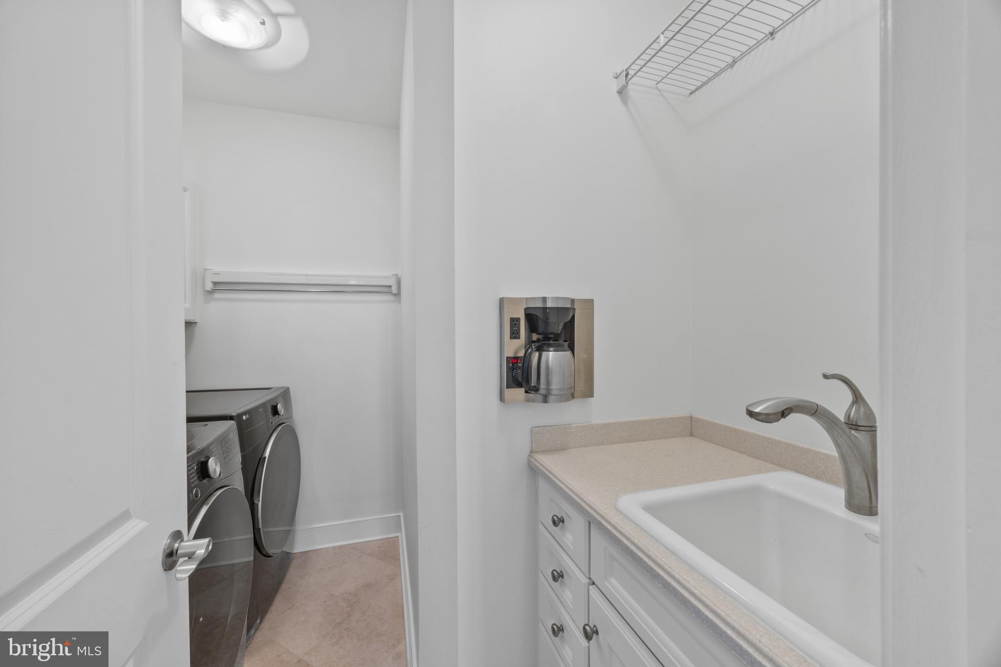 HARBOR EAST - Residential