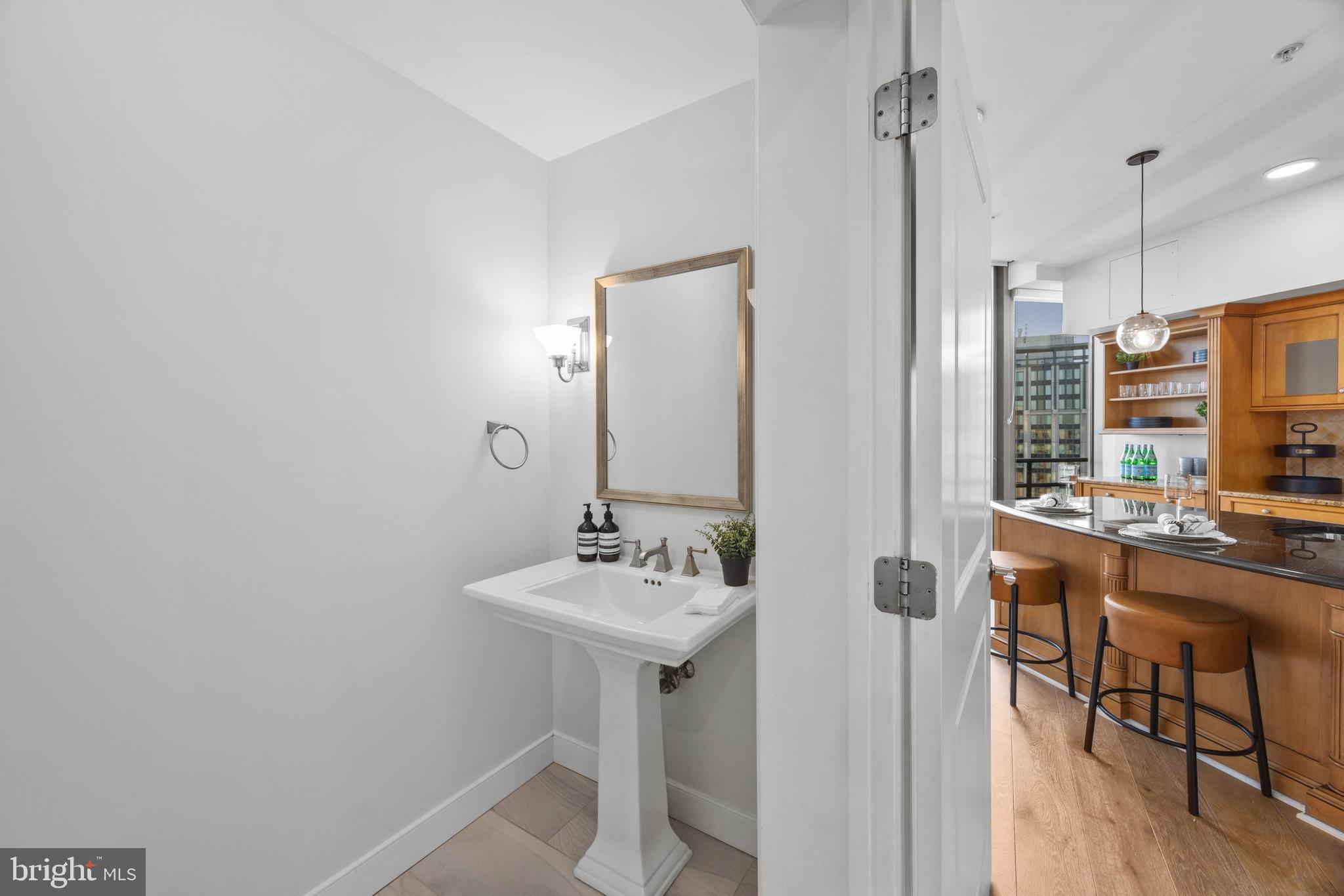 HARBOR EAST - Residential