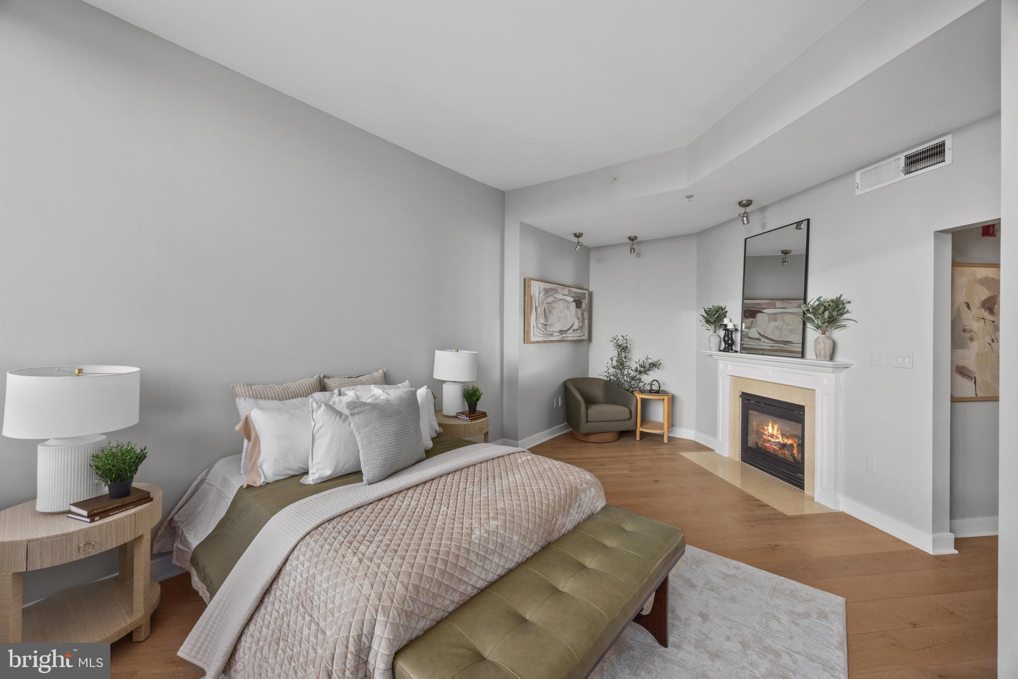 HARBOR EAST - Residential
