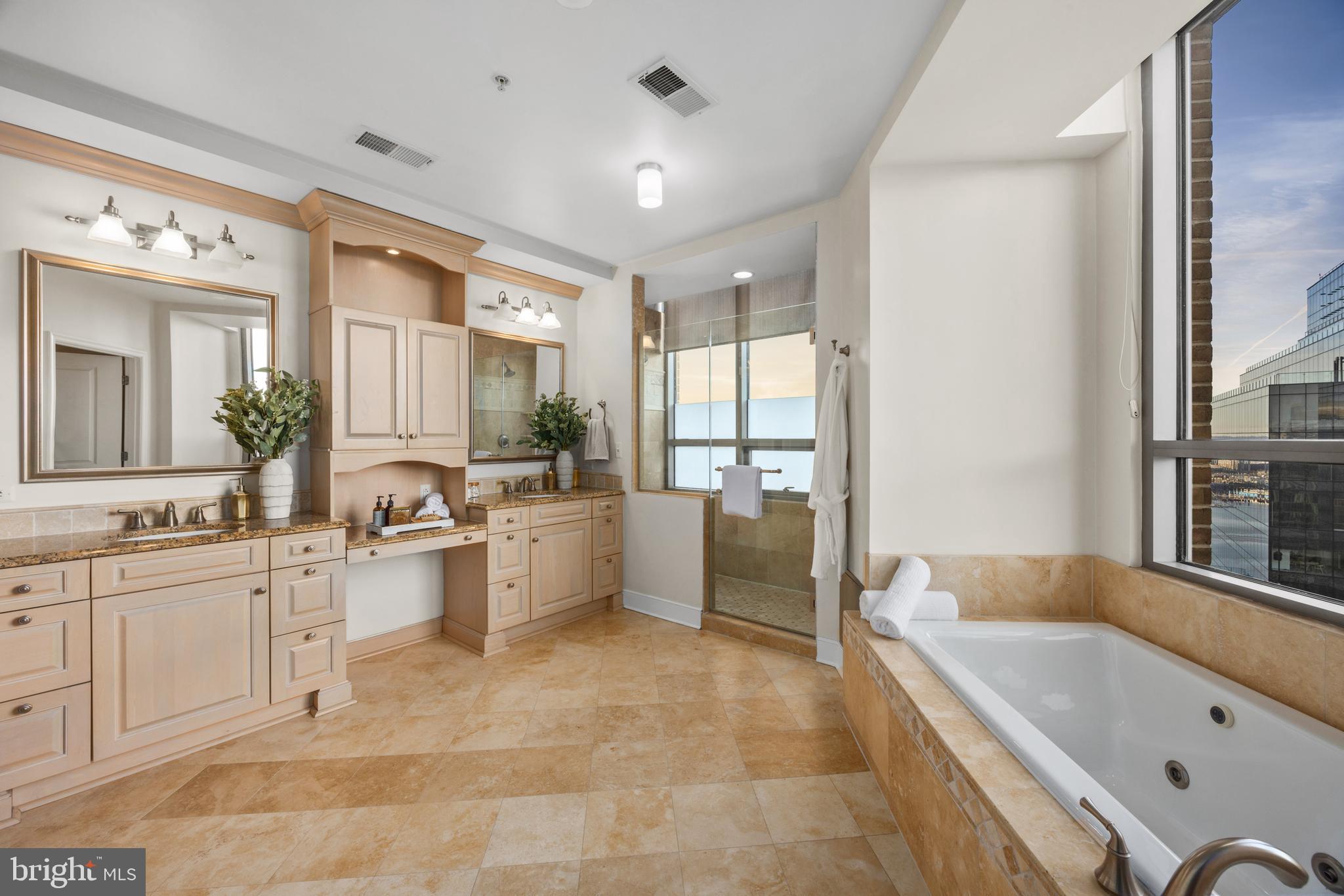 HARBOR EAST - Residential