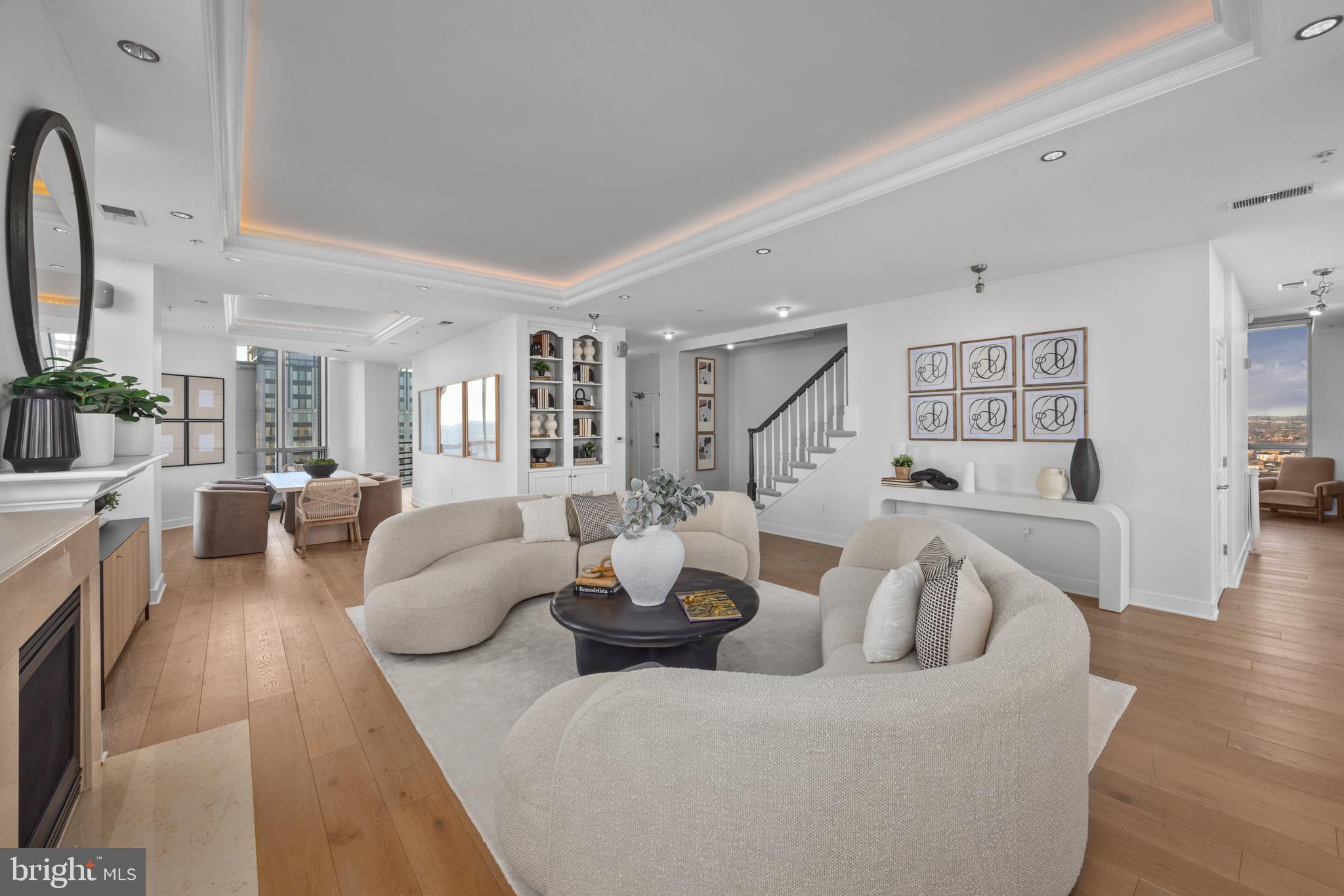 HARBOR EAST - Residential