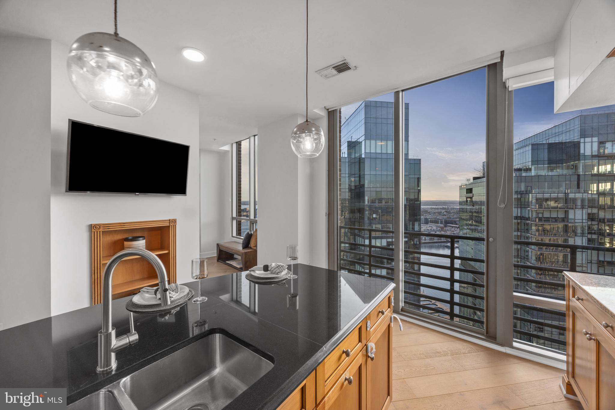 HARBOR EAST - Residential