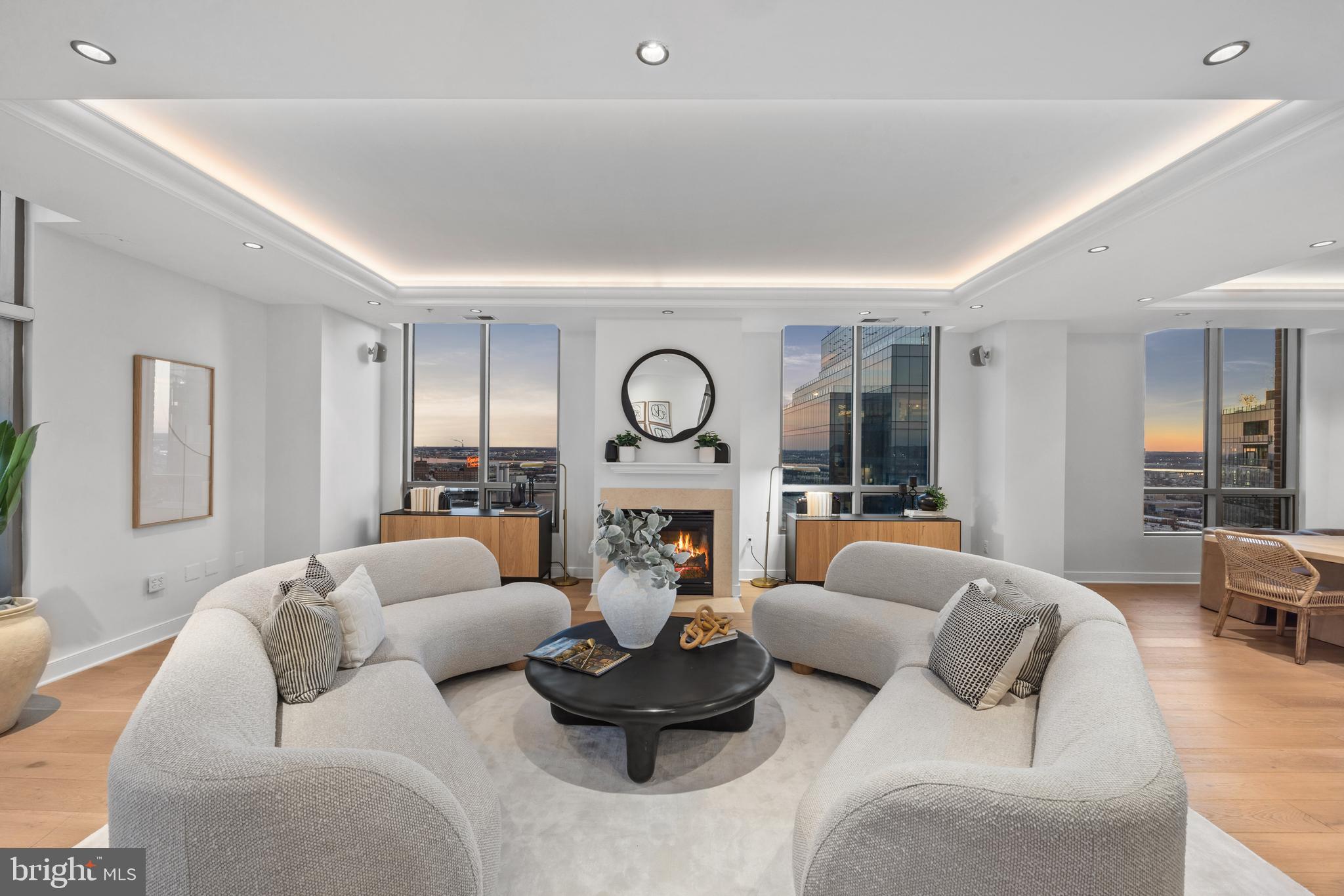 HARBOR EAST - Residential