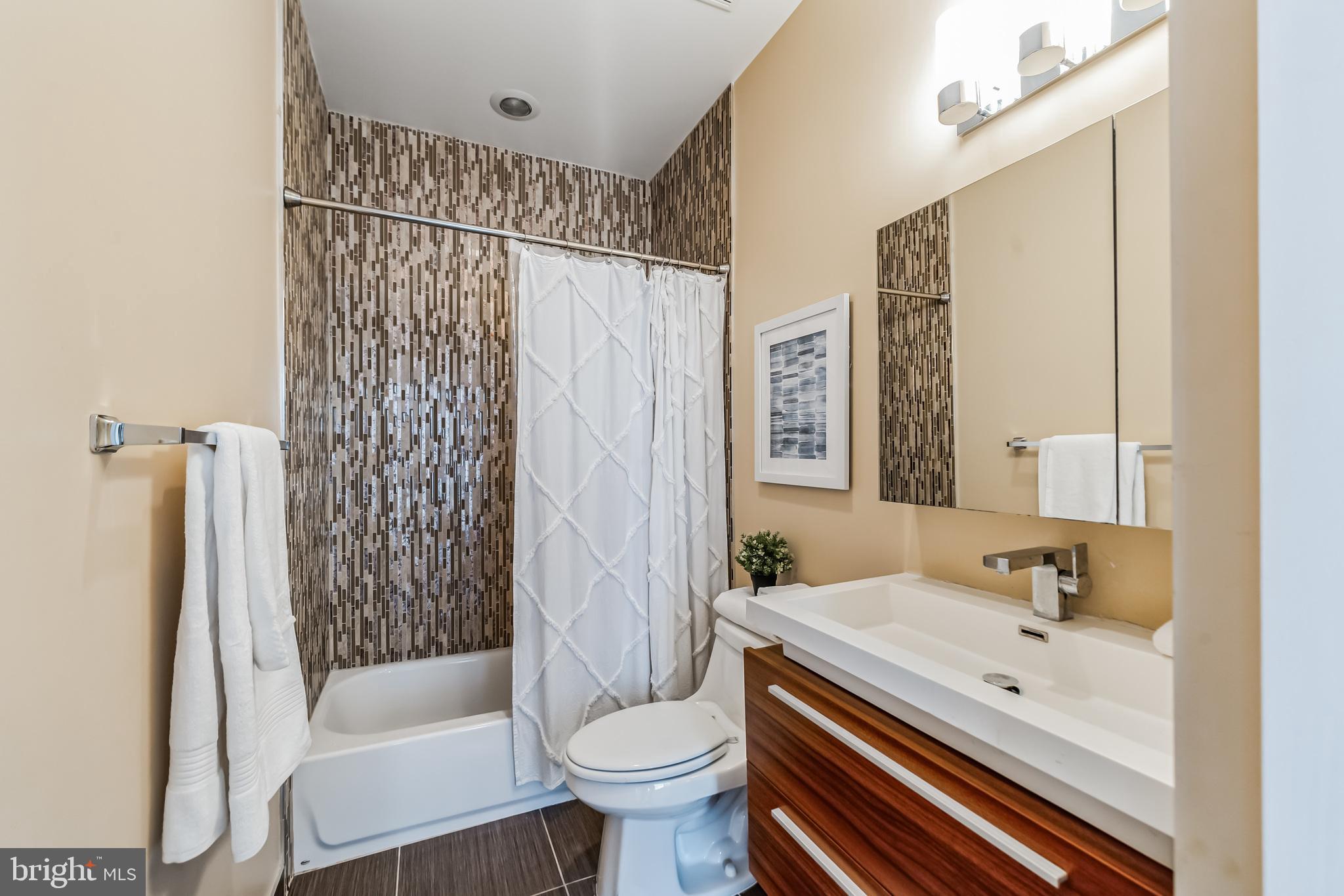 GRADUATE HOSPITAL - Residential