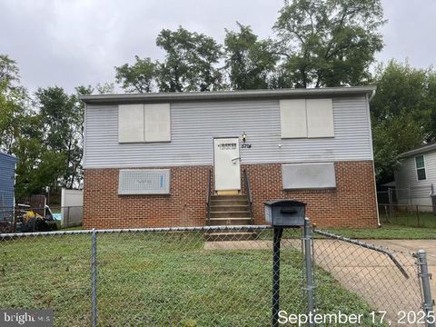 5704 L FAIRMOUNT HEIGHTS MD 20743