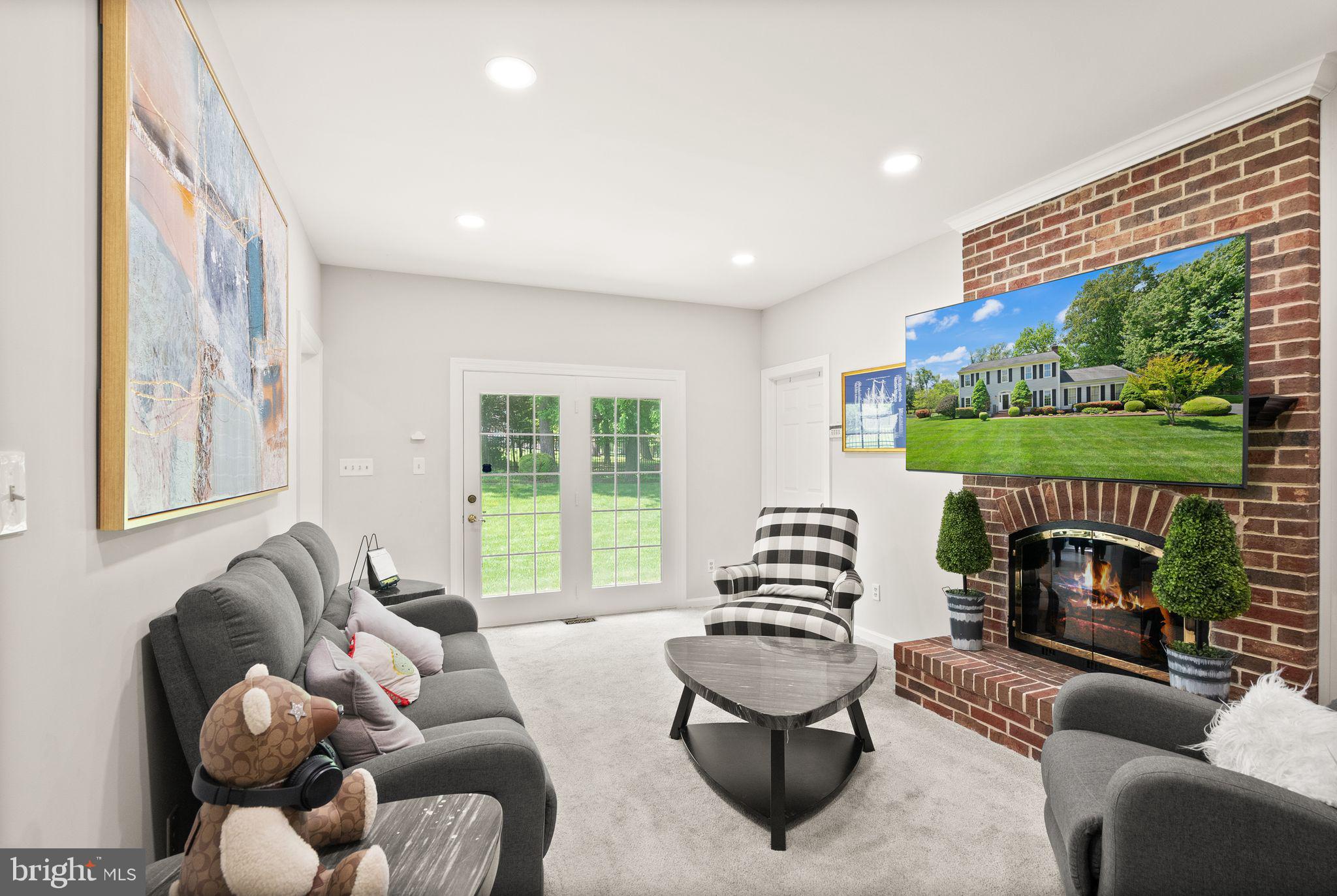 DONOVANS NINE - Residential