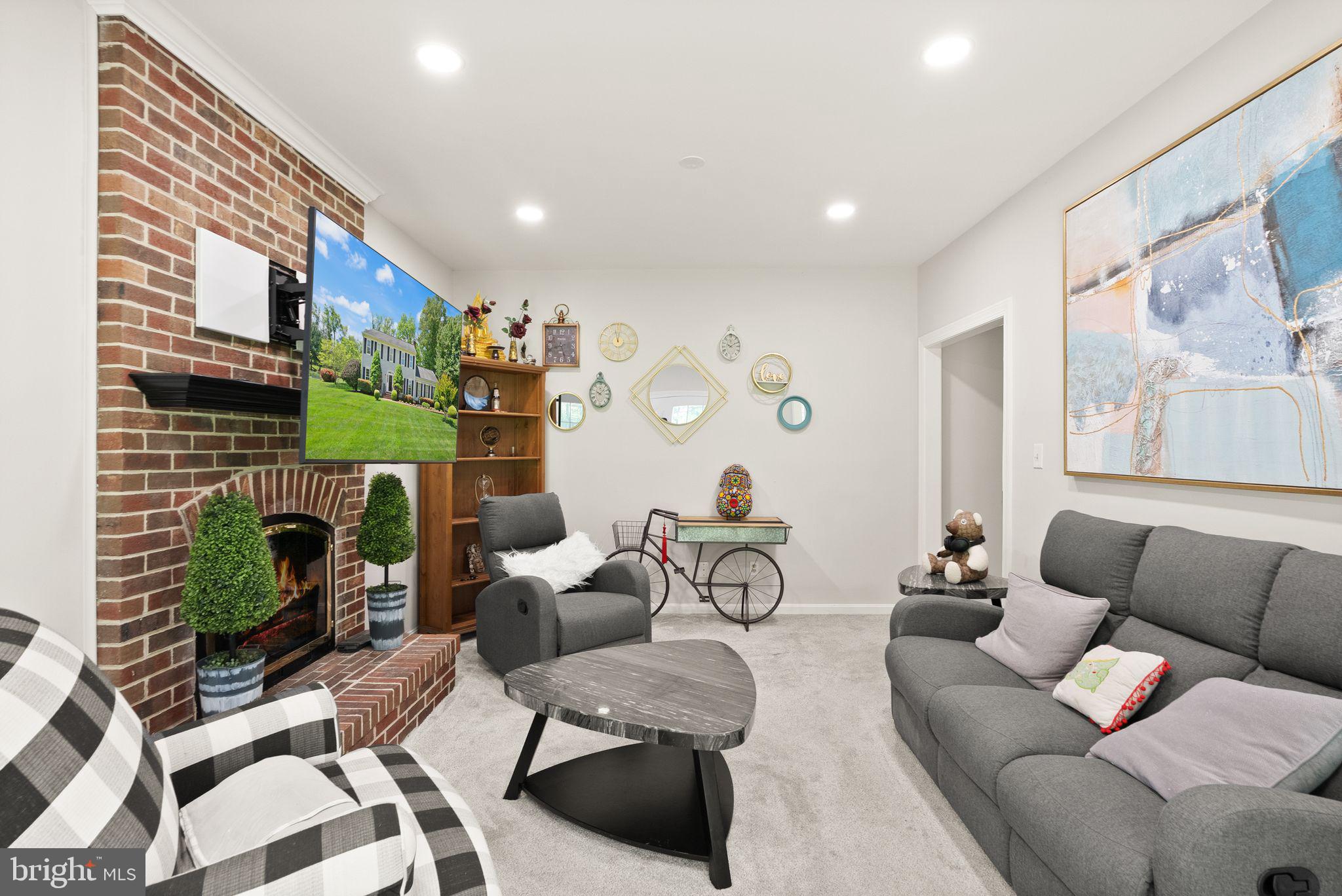 DONOVANS NINE - Residential