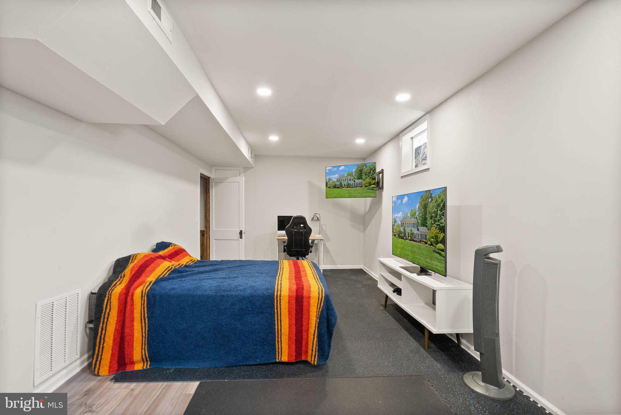 DONOVANS NINE - Residential