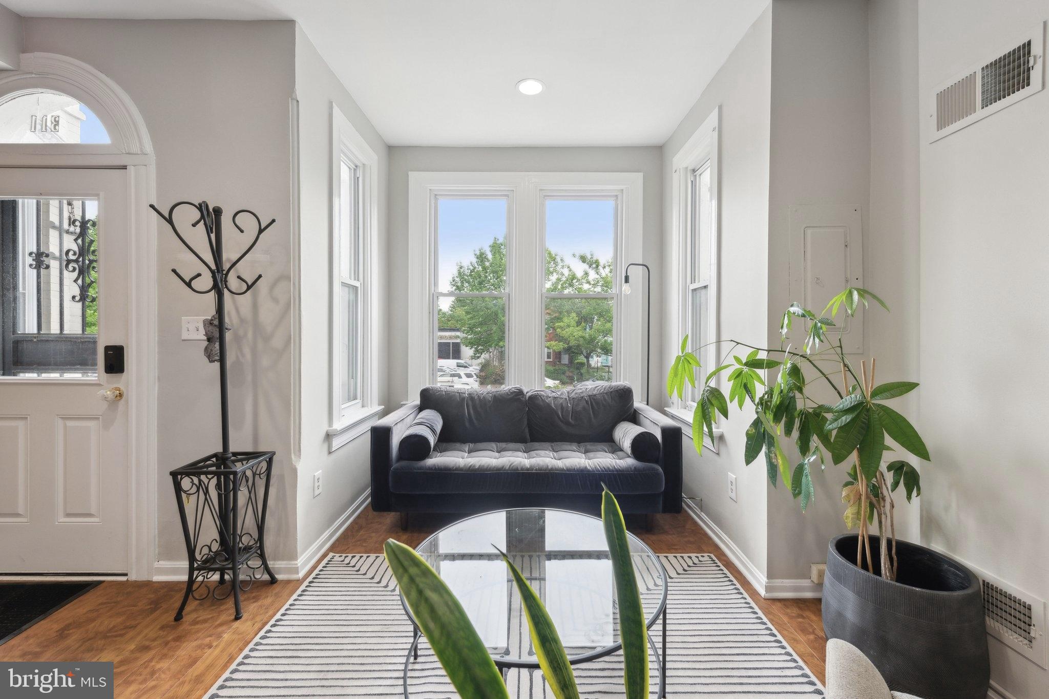 311 MASSACHUSETTS AVENUE NE