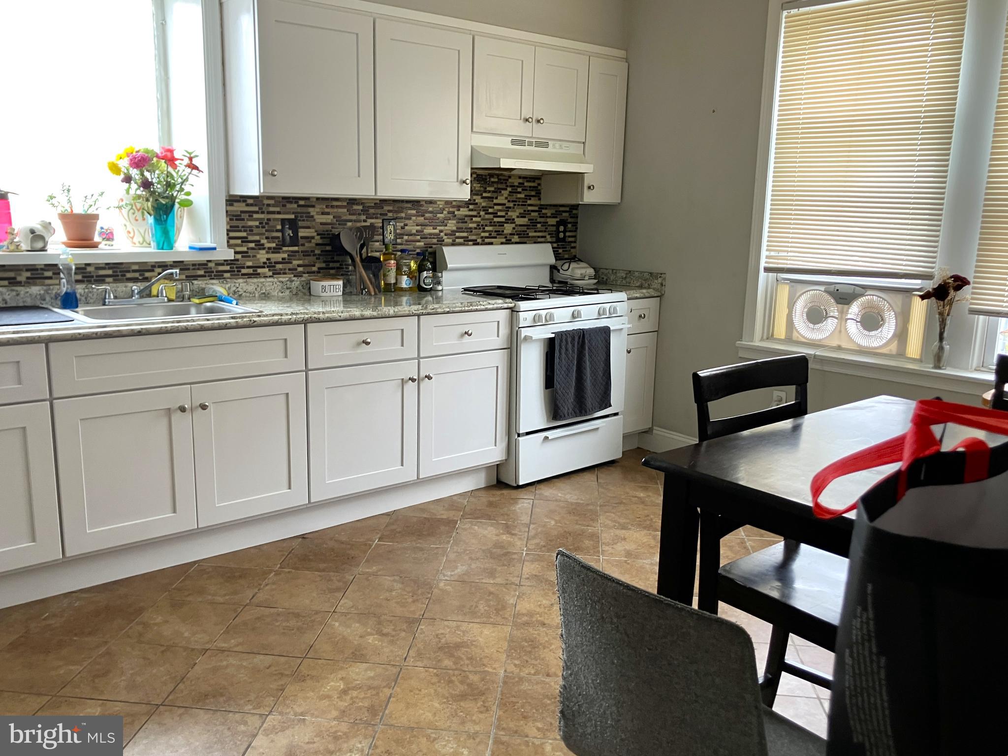 BRIDESBURG - Residential Income