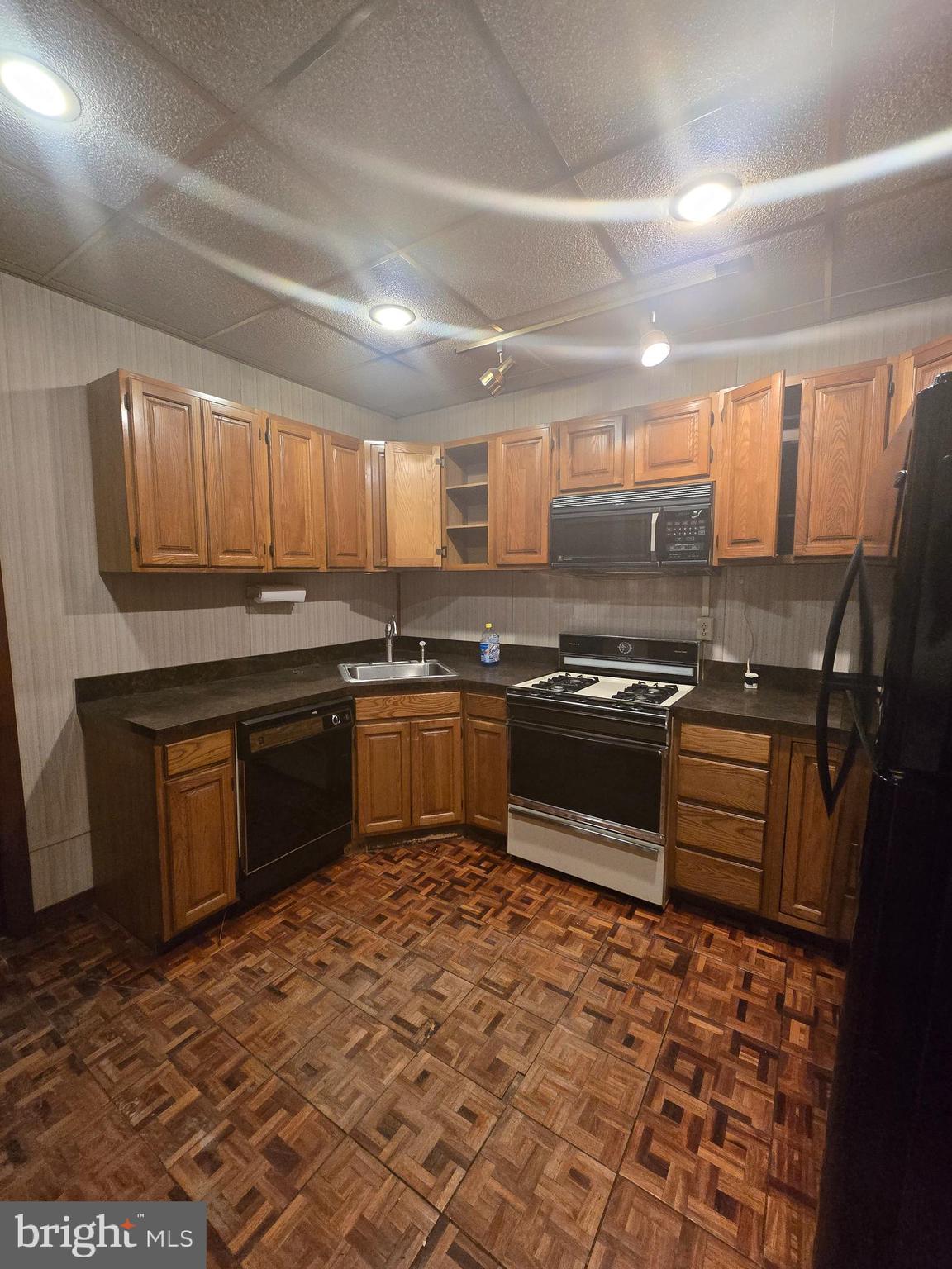 STRAWBERRY MANSION - Residential