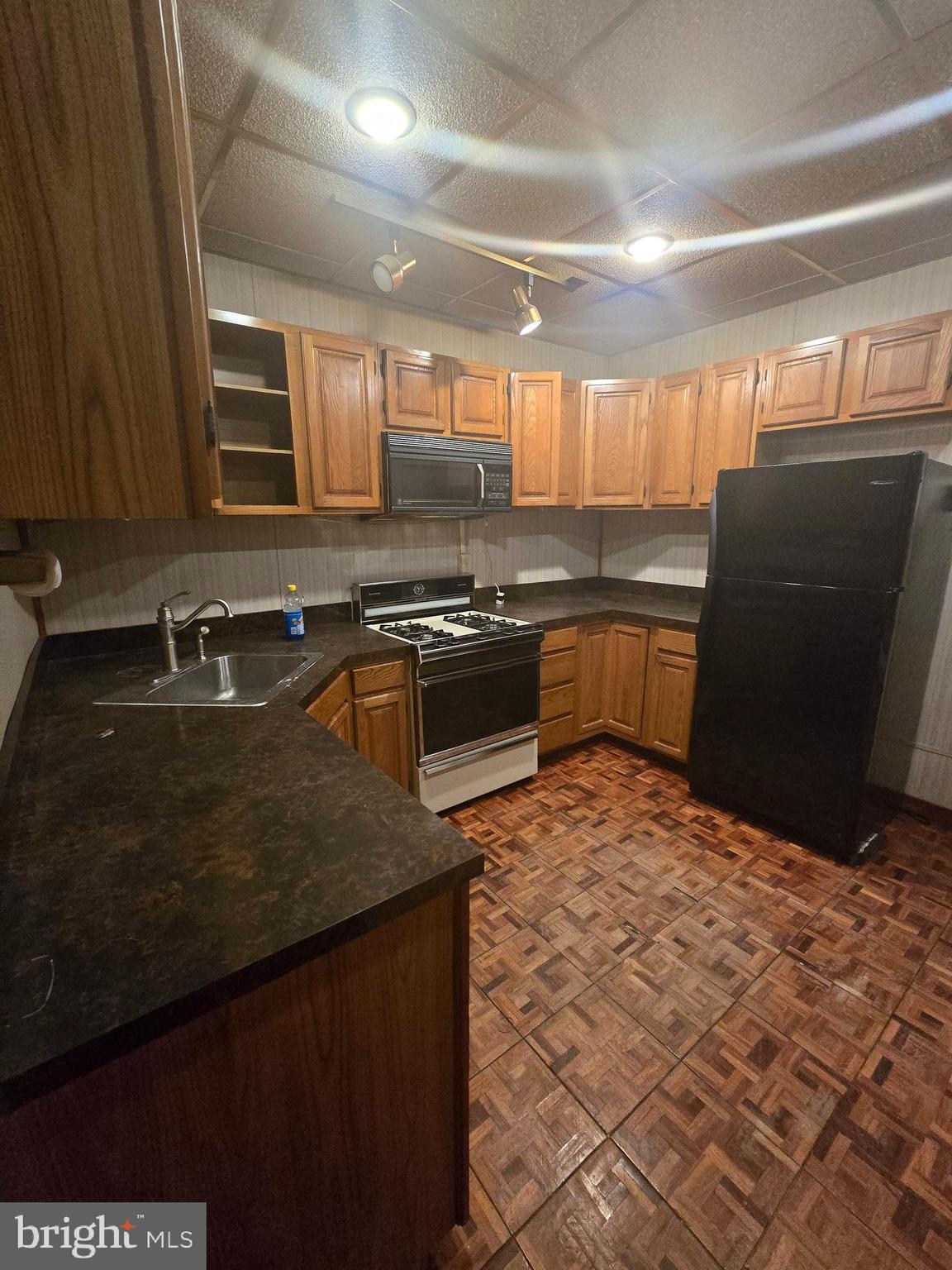 STRAWBERRY MANSION - Residential