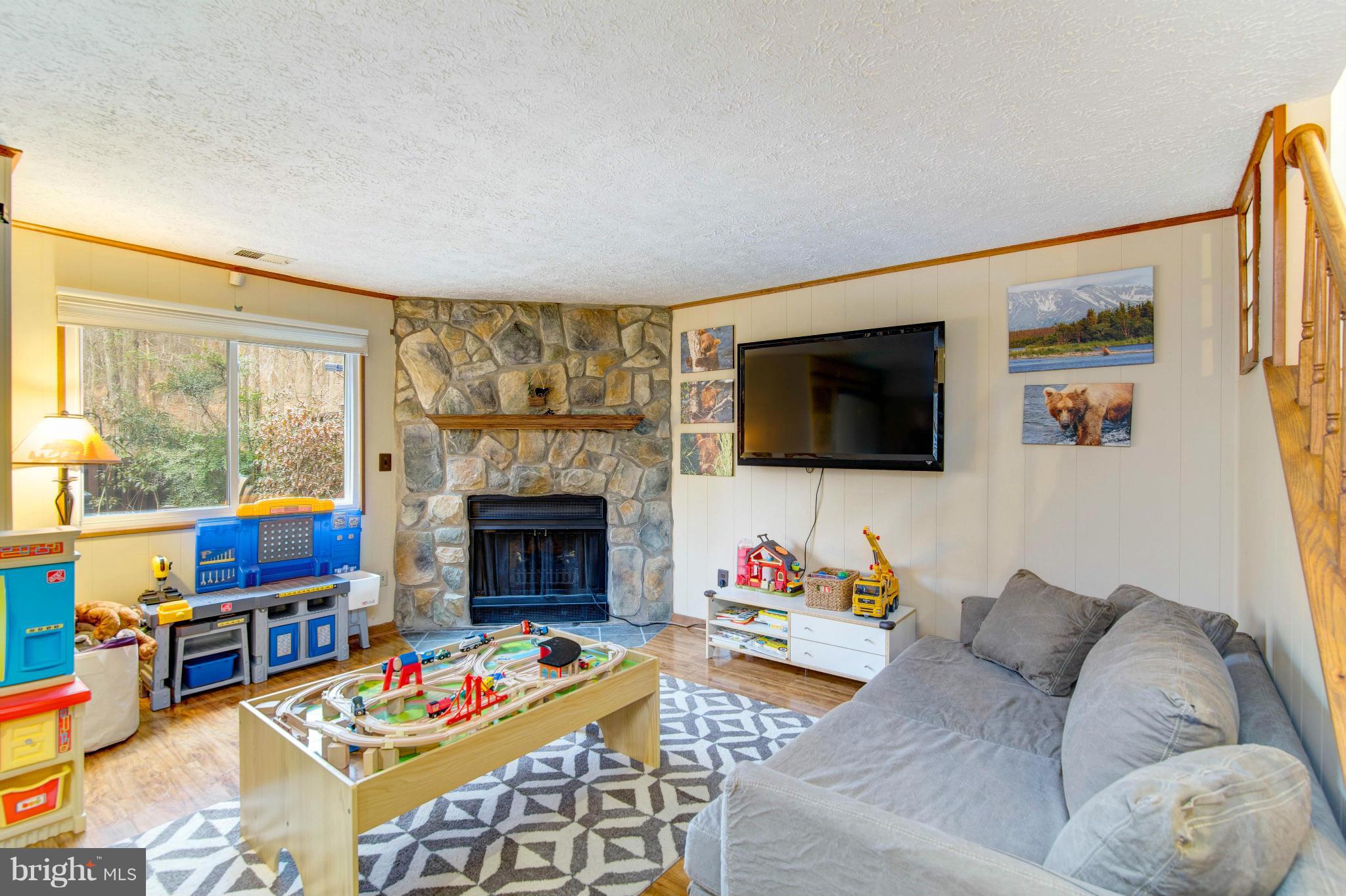 DEER RUN CROSSING - Residential