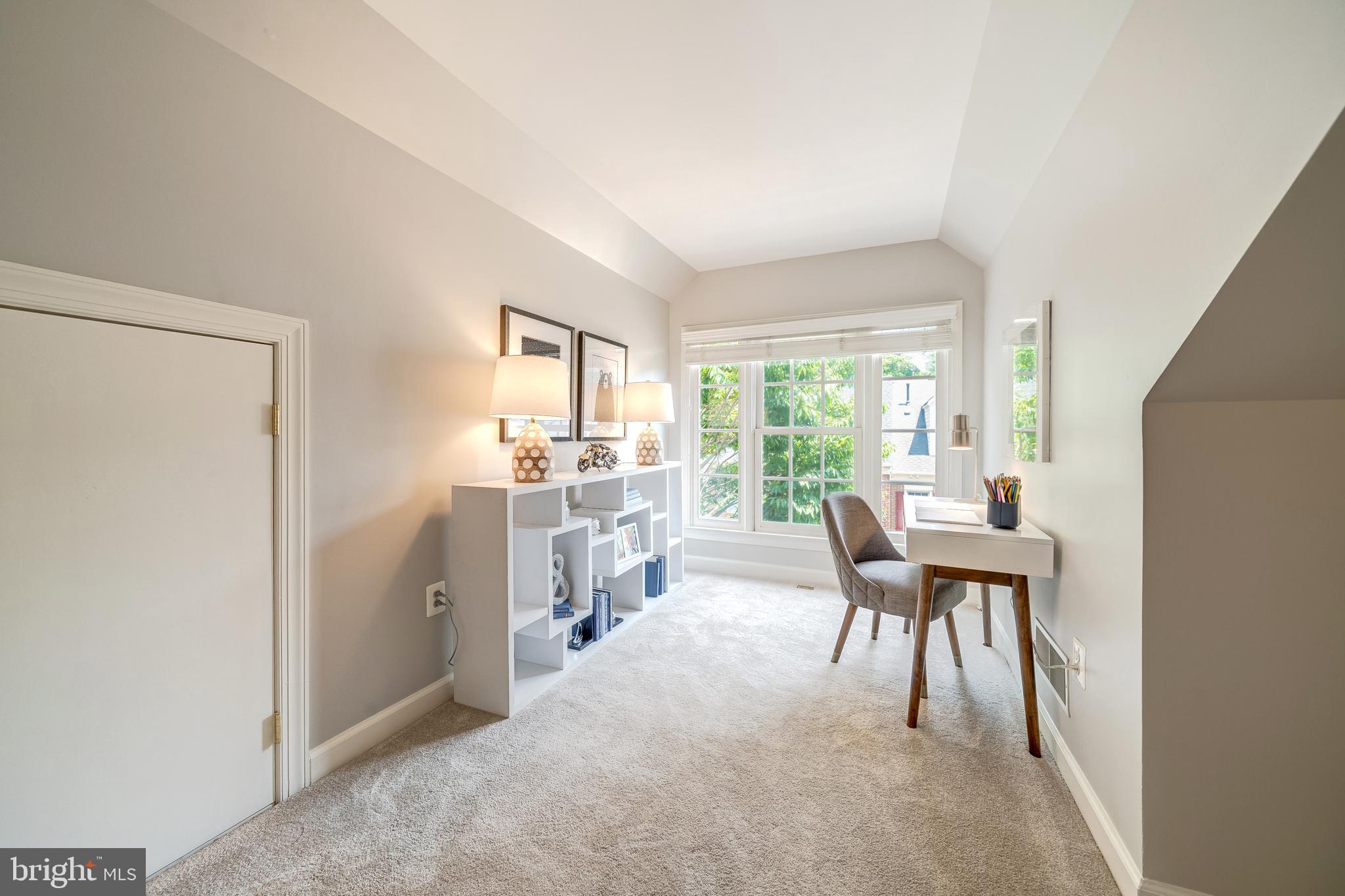 HUNTING RIDGE - Residential