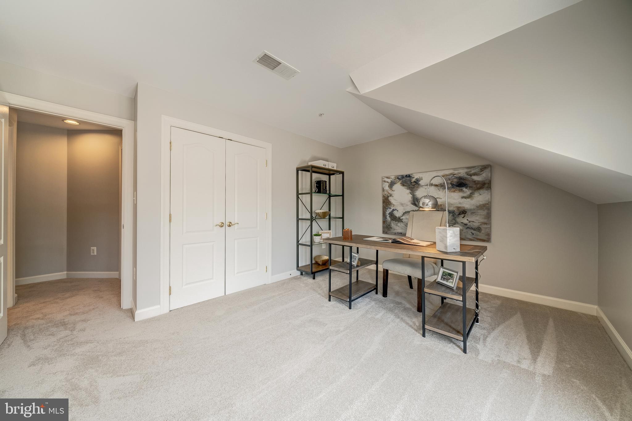 HUNTING RIDGE - Residential