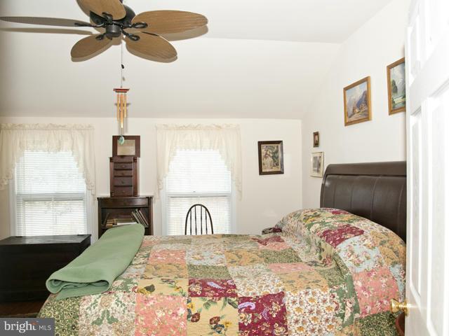 BURGES SQUARE - Residential Lease