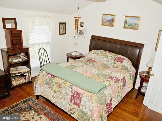 BURGES SQUARE - Residential Lease