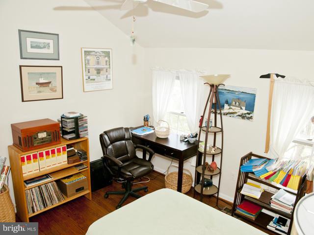 BURGES SQUARE - Residential Lease