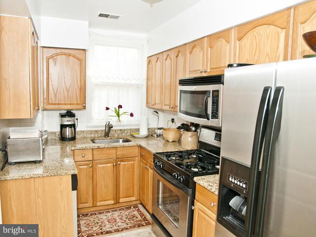 BURGES SQUARE - Residential Lease