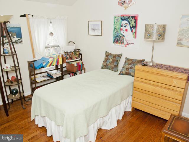 BURGES SQUARE - Residential Lease