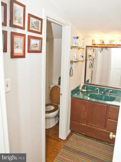 BURGES SQUARE - Residential Lease