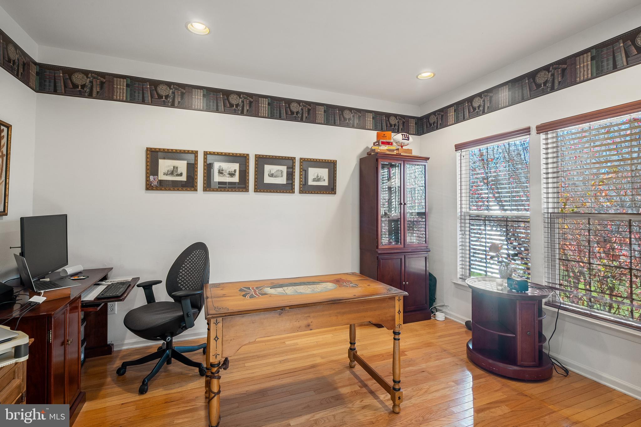 MERSHON CHASE - Residential