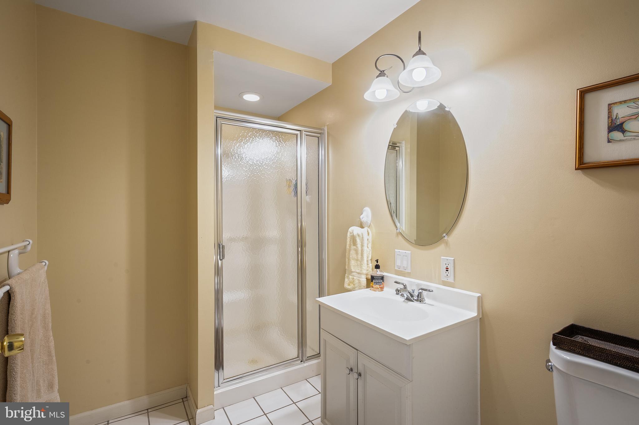 MERSHON CHASE - Residential