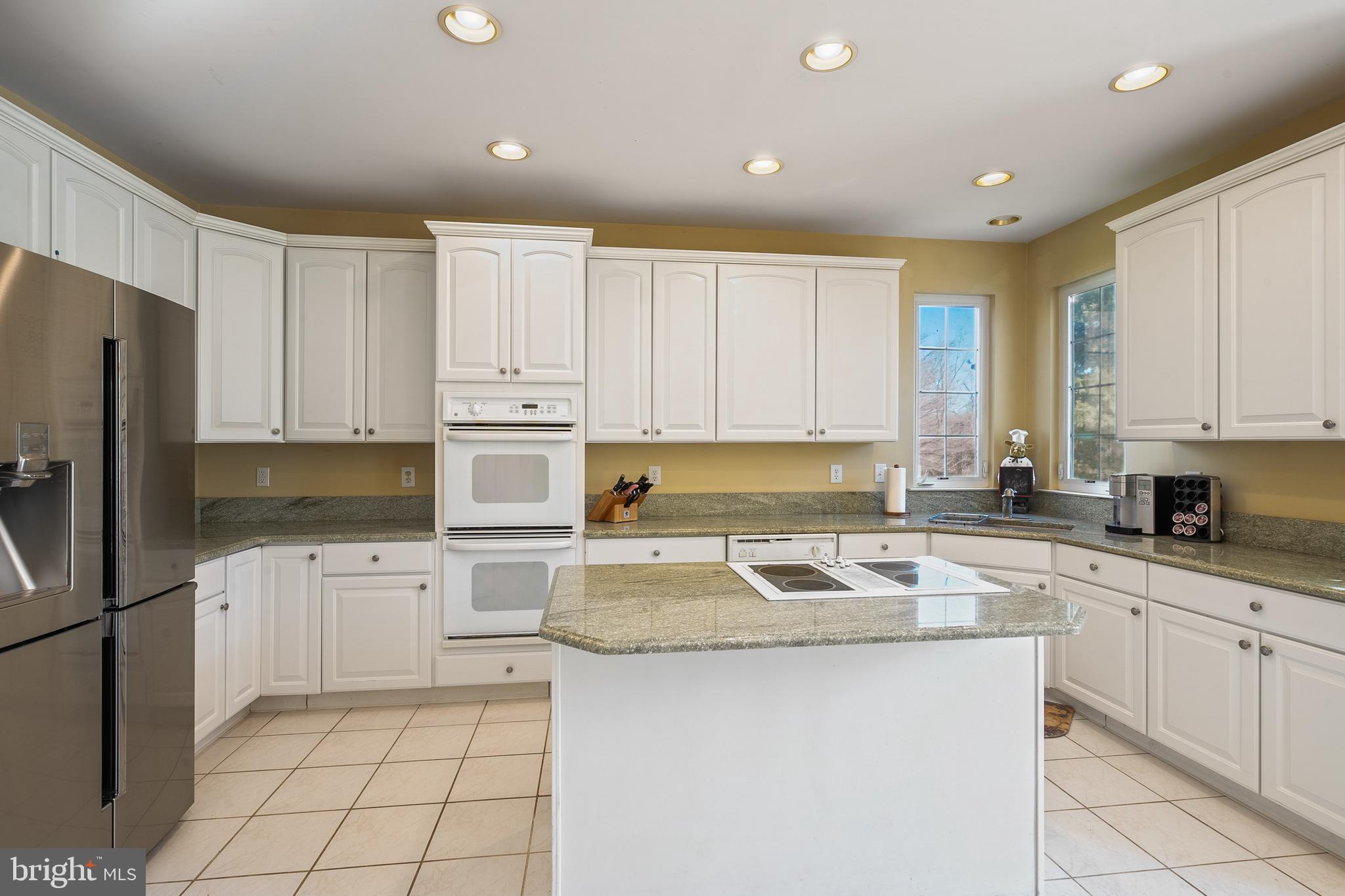 MERSHON CHASE - Residential