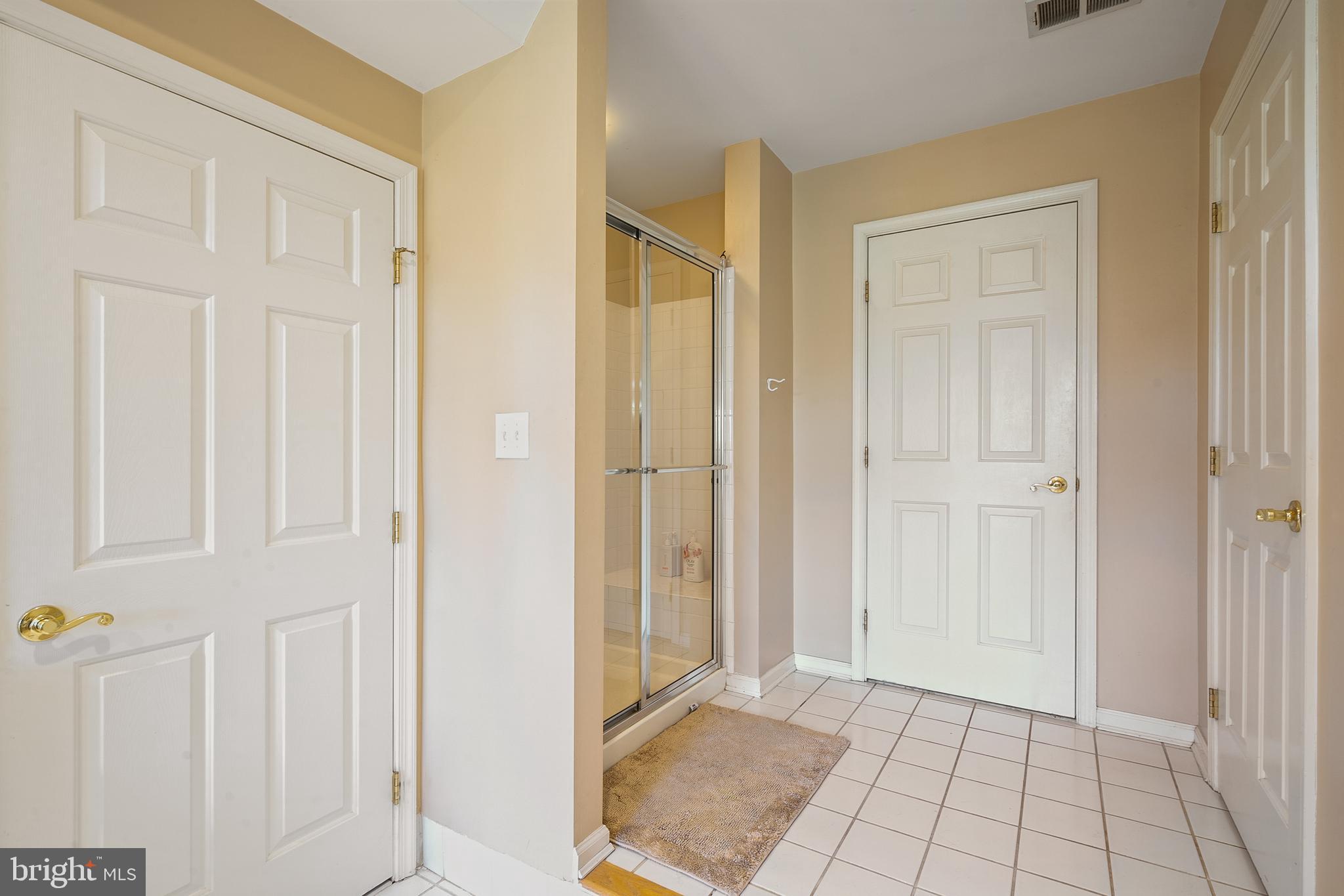 MERSHON CHASE - Residential