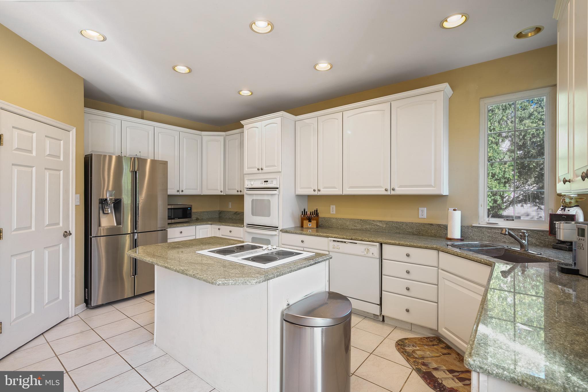 MERSHON CHASE - Residential