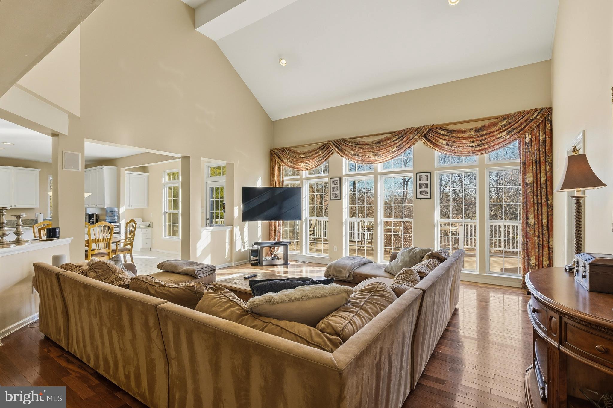 MERSHON CHASE - Residential