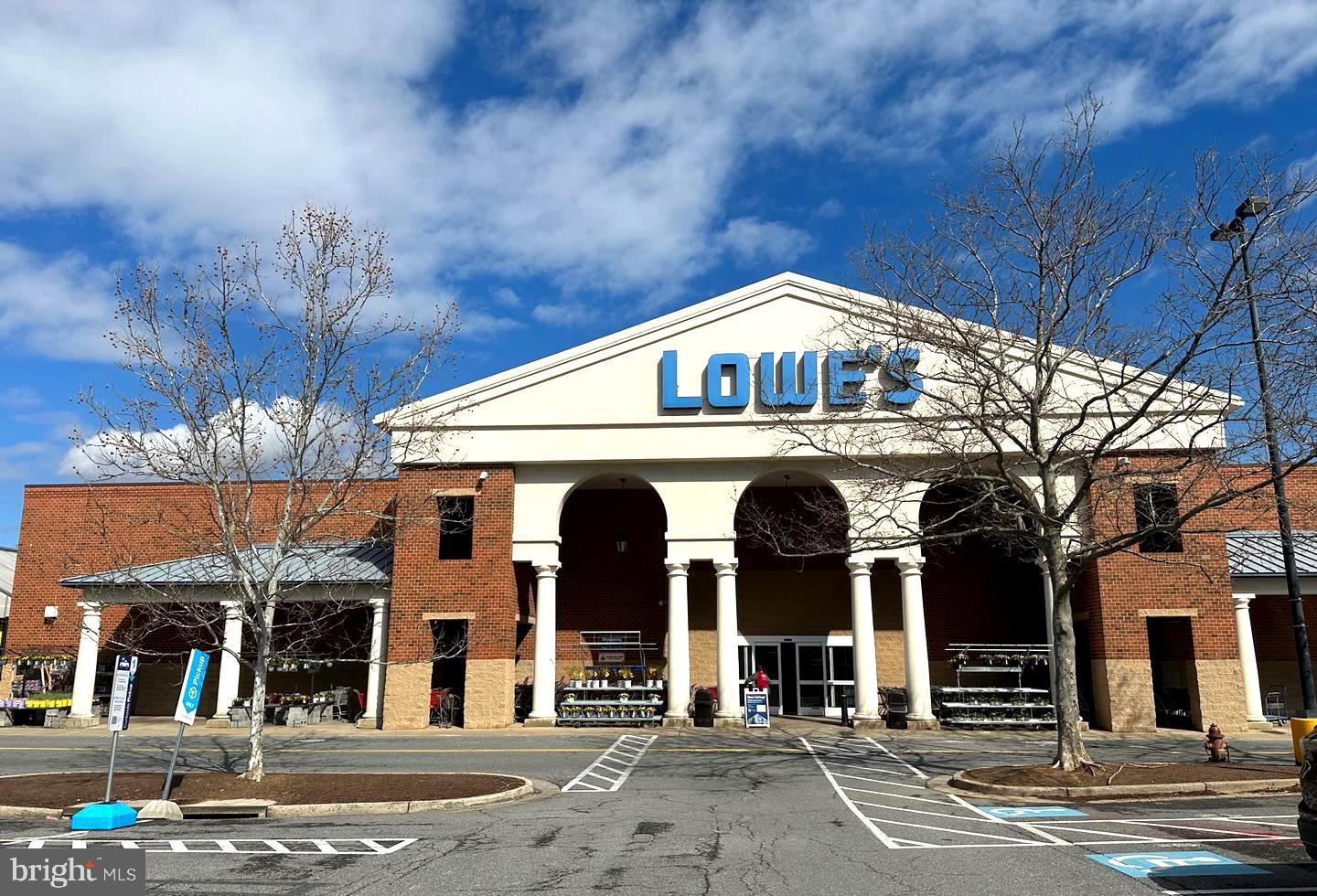 LAKELANDS - Residential