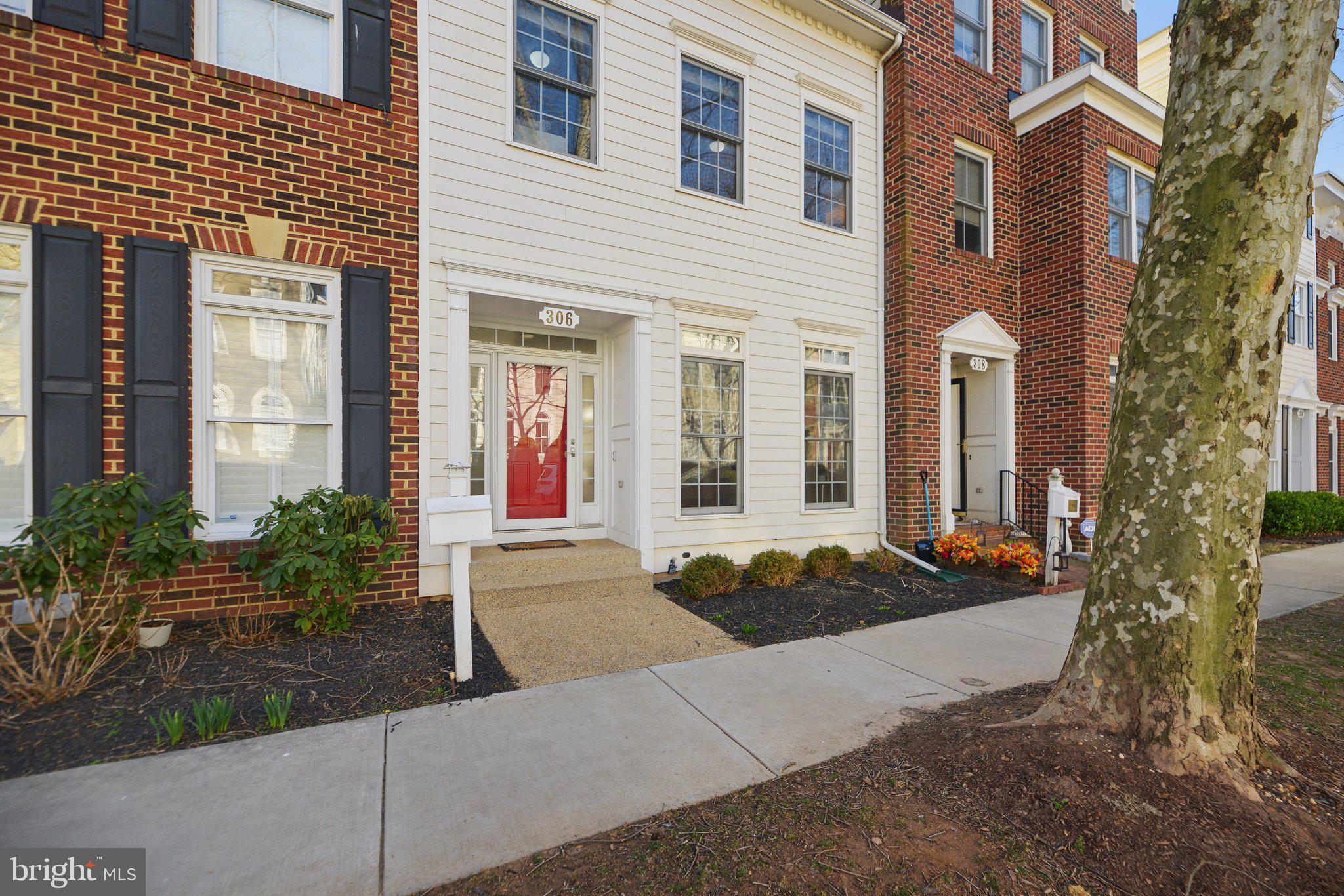 LAKELANDS - Residential