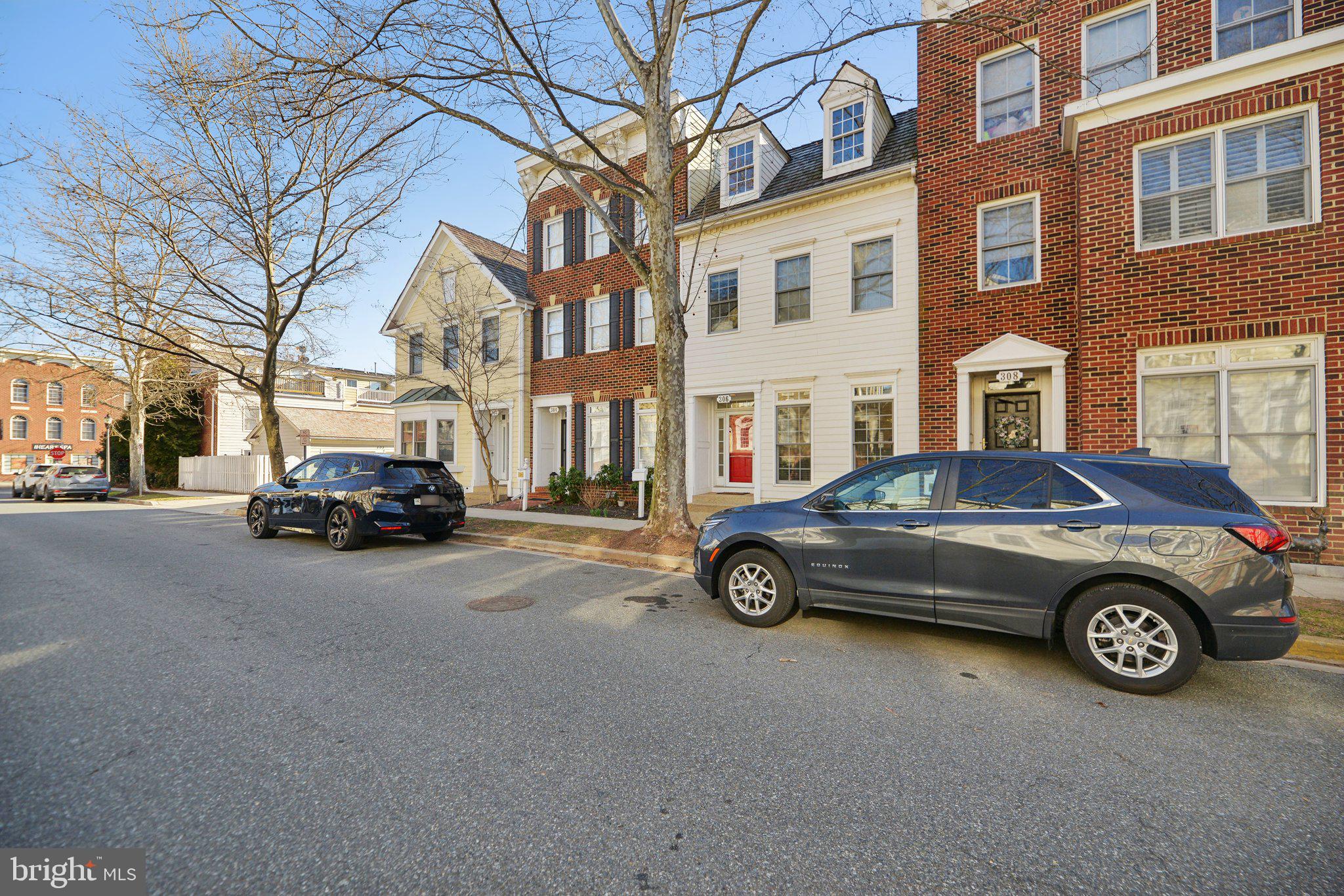 LAKELANDS - Residential