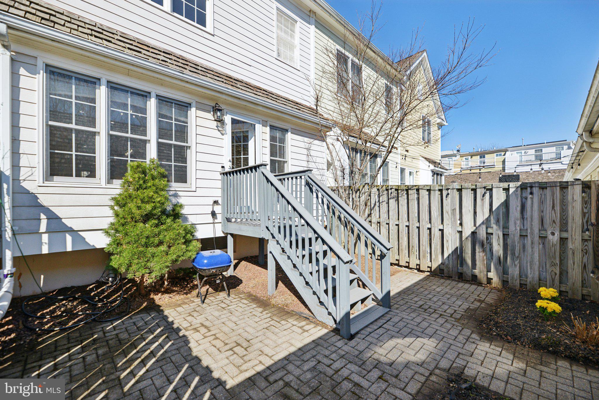 LAKELANDS - Residential