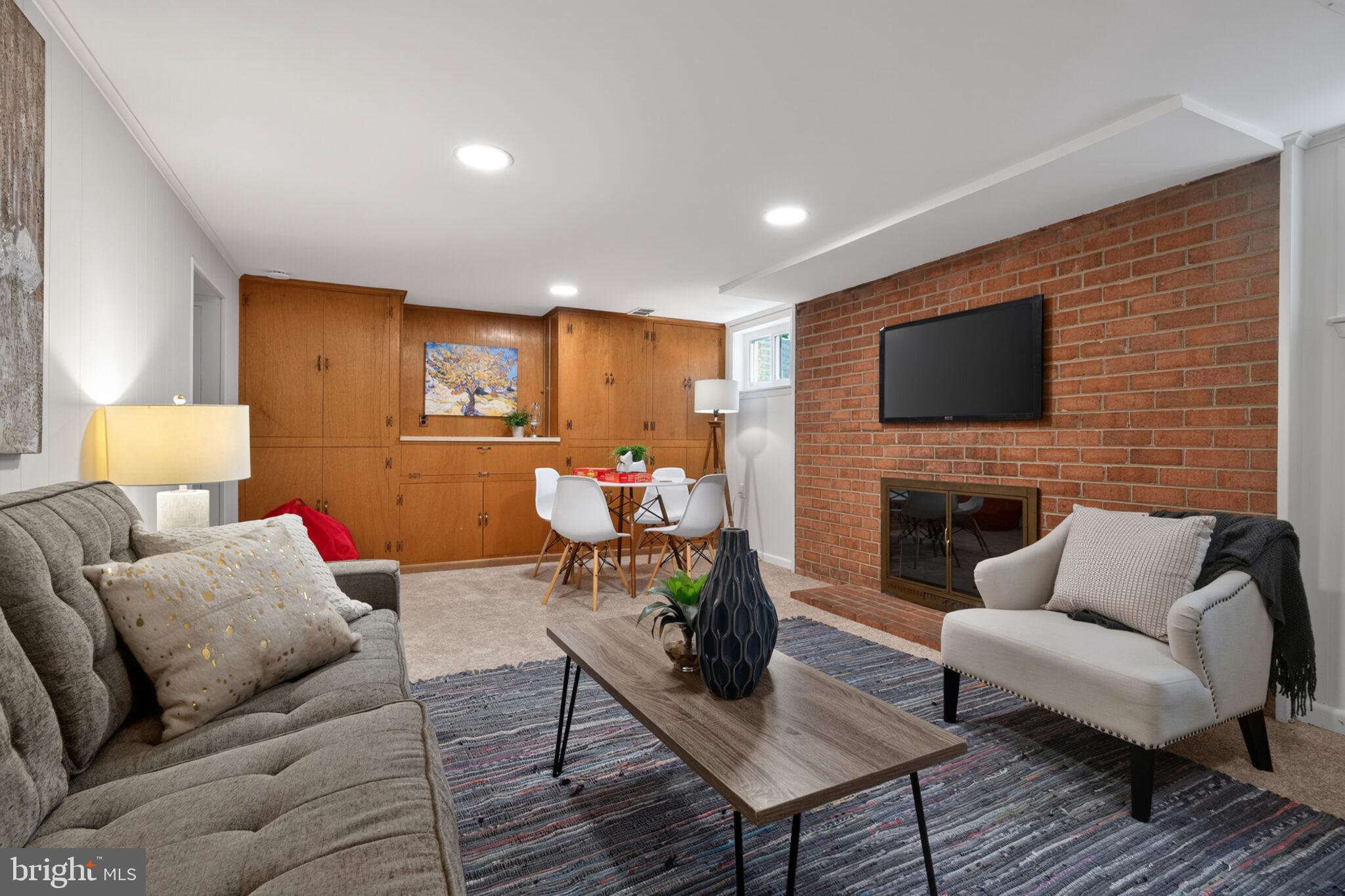 KEMP MILL ESTATES - Residential