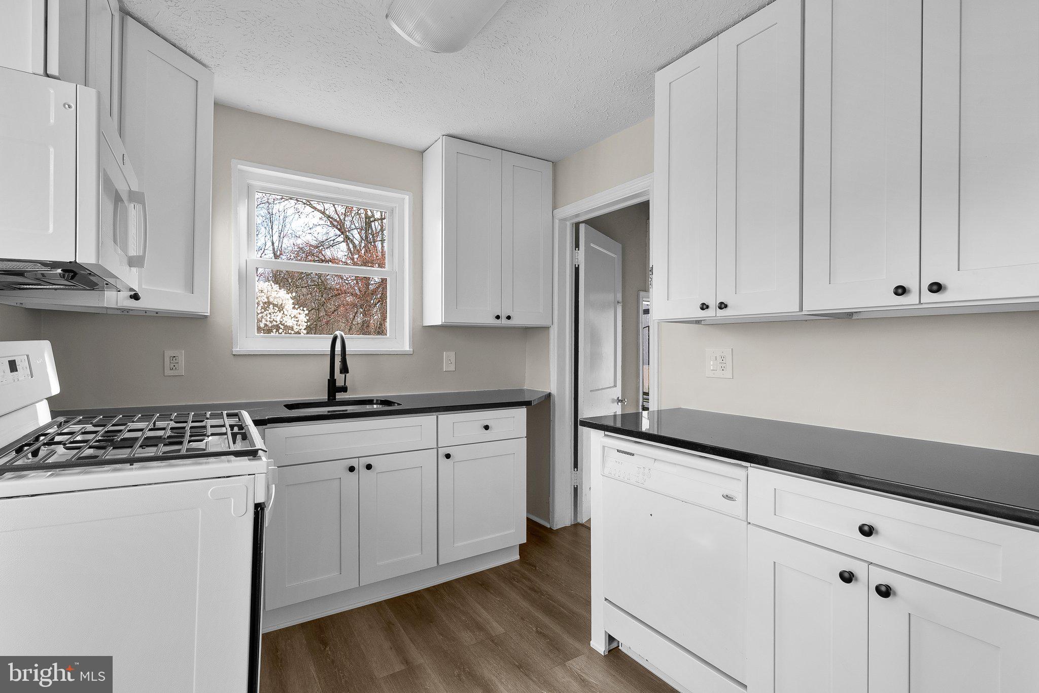 CLINTON - Residential