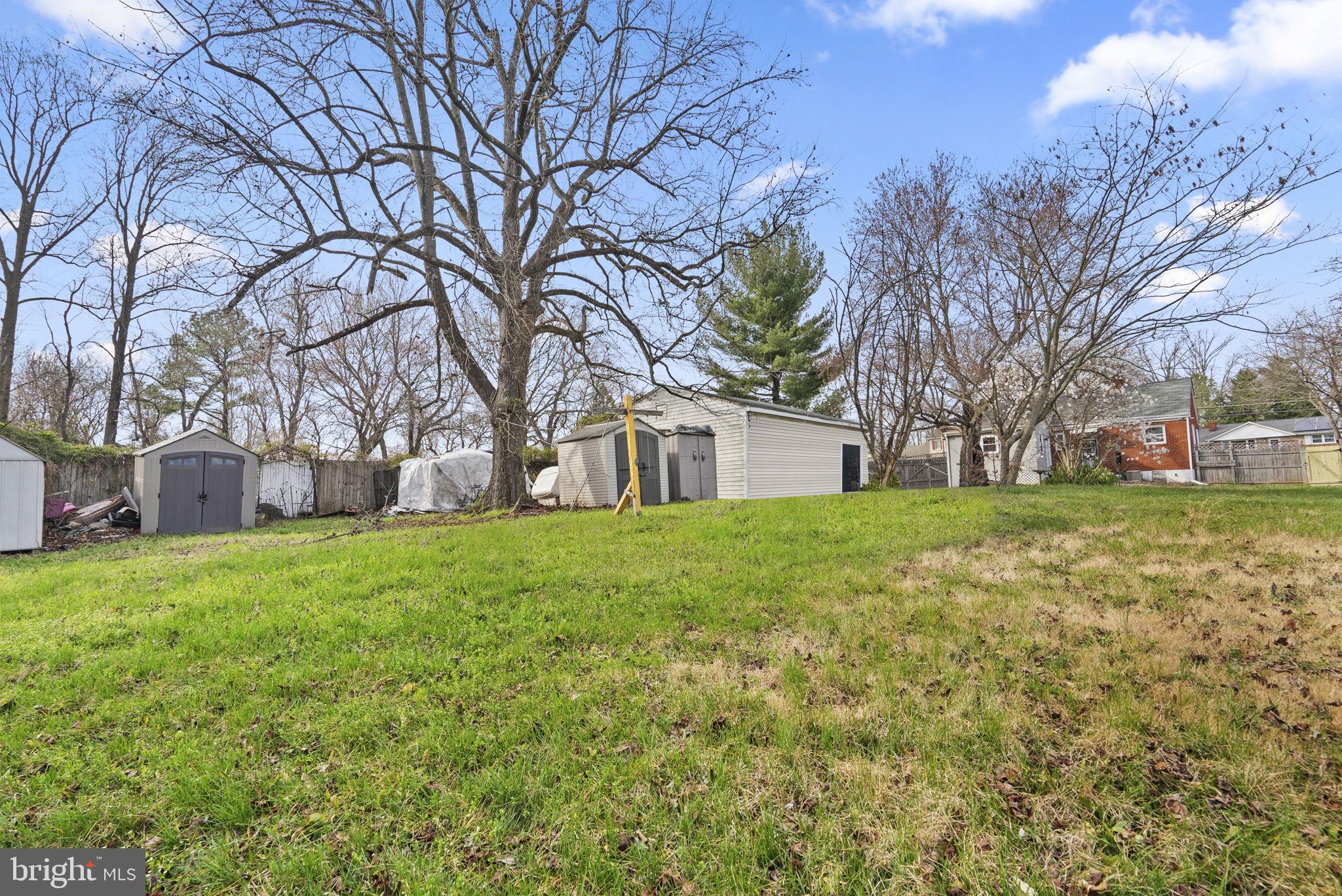 CLINTON - Residential