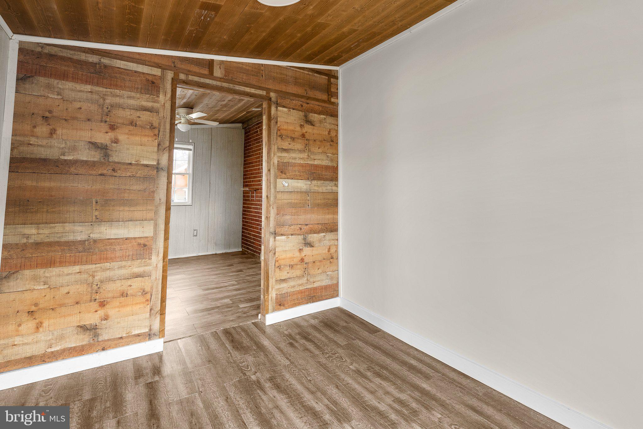 CLINTON - Residential