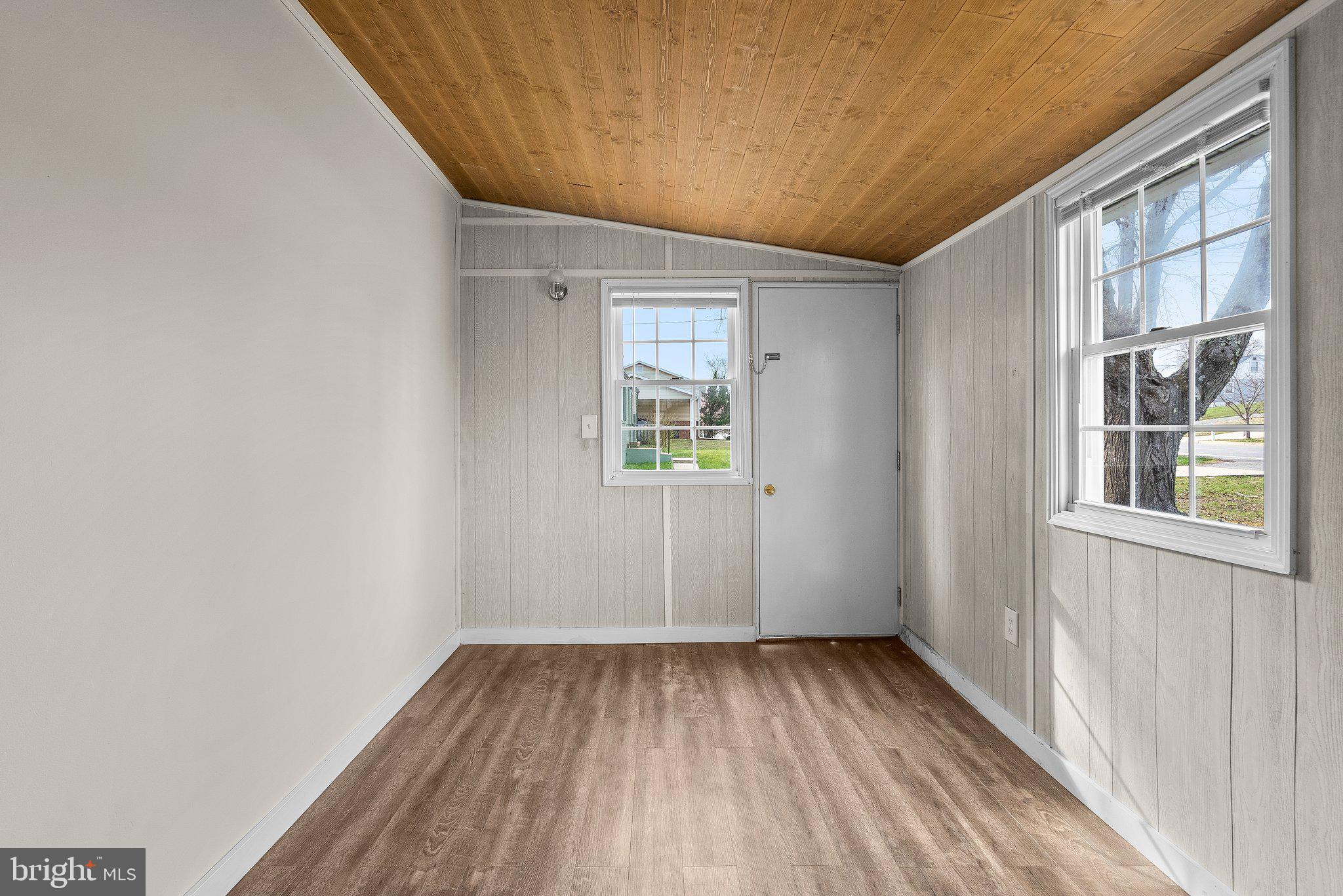 CLINTON - Residential