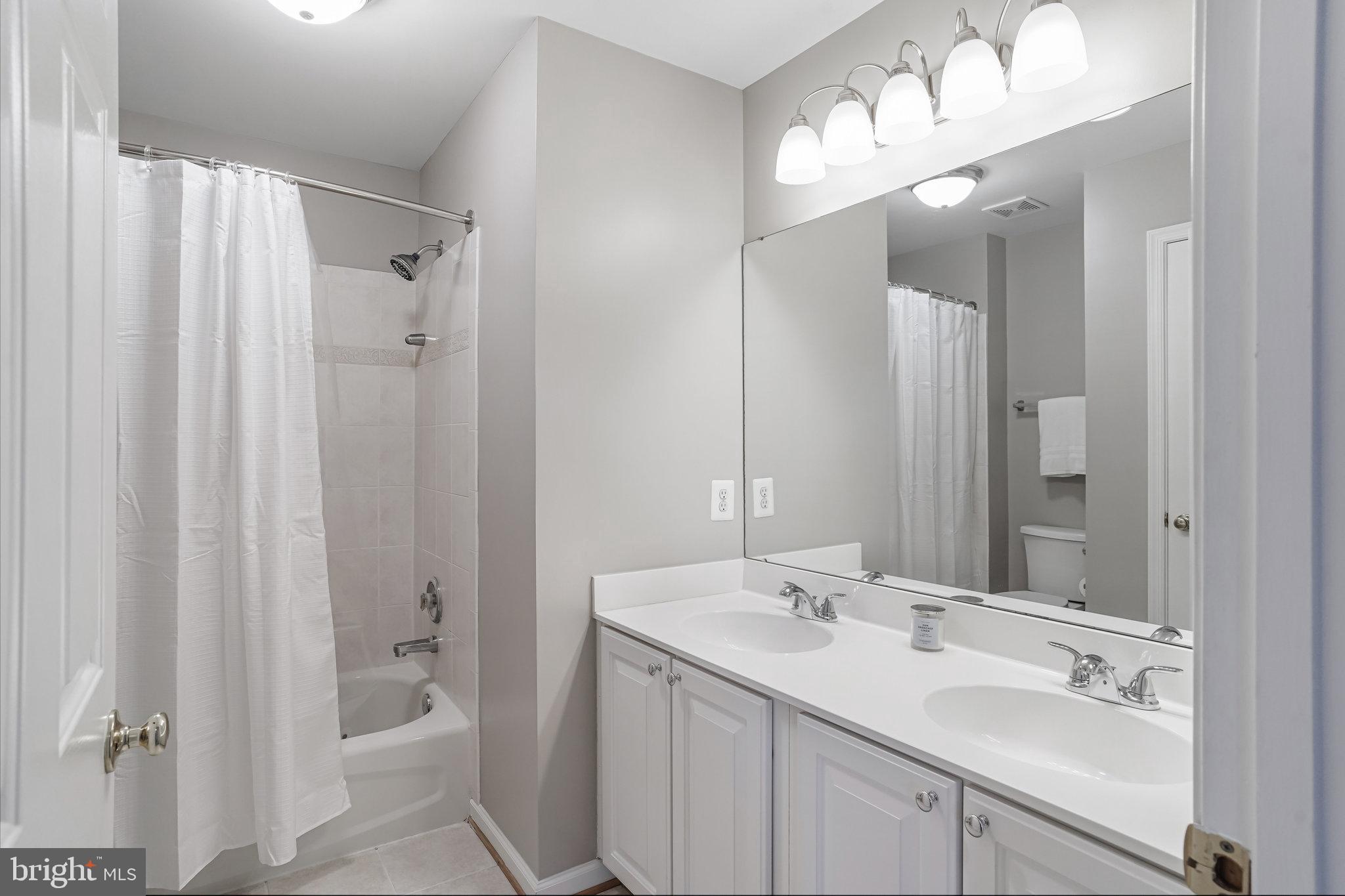 HERITAGE FARMS - Residential