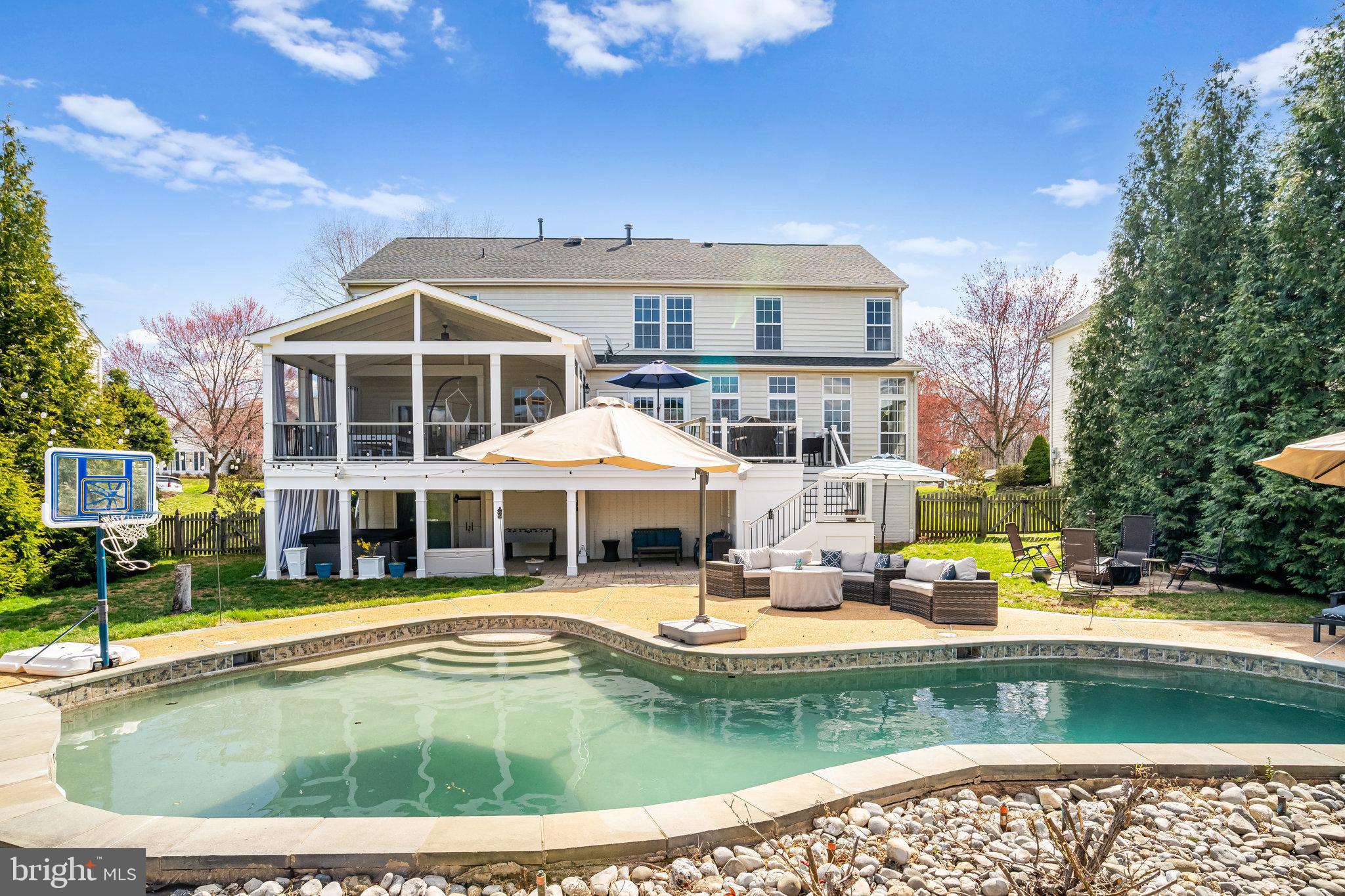 HERITAGE FARMS - Residential