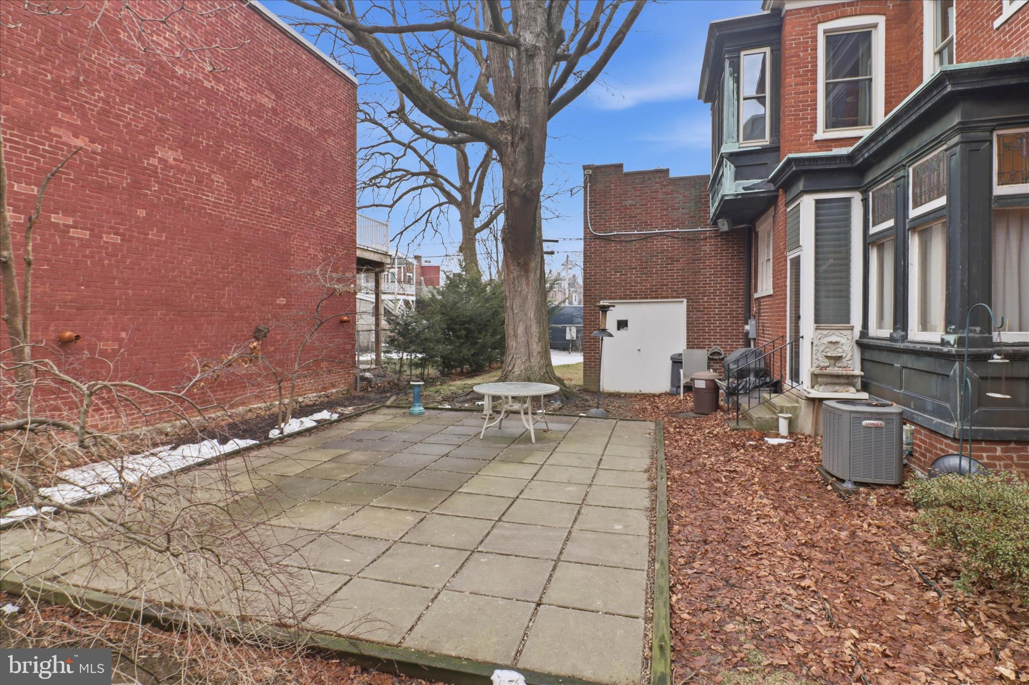 LANCASTER - Residential