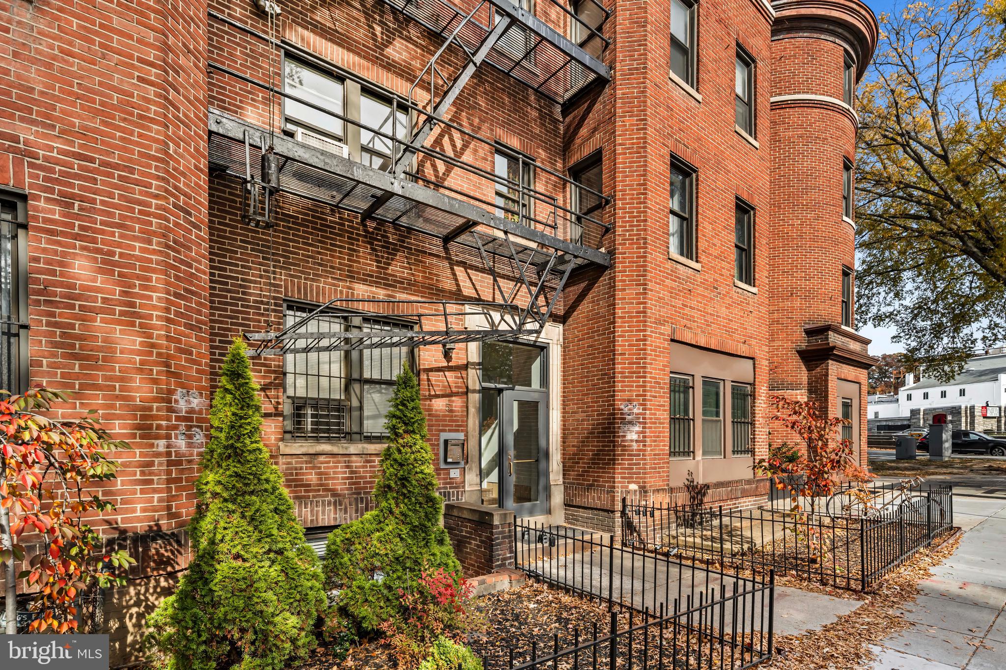 5 RHODE ISLAND AVENUE NW 202