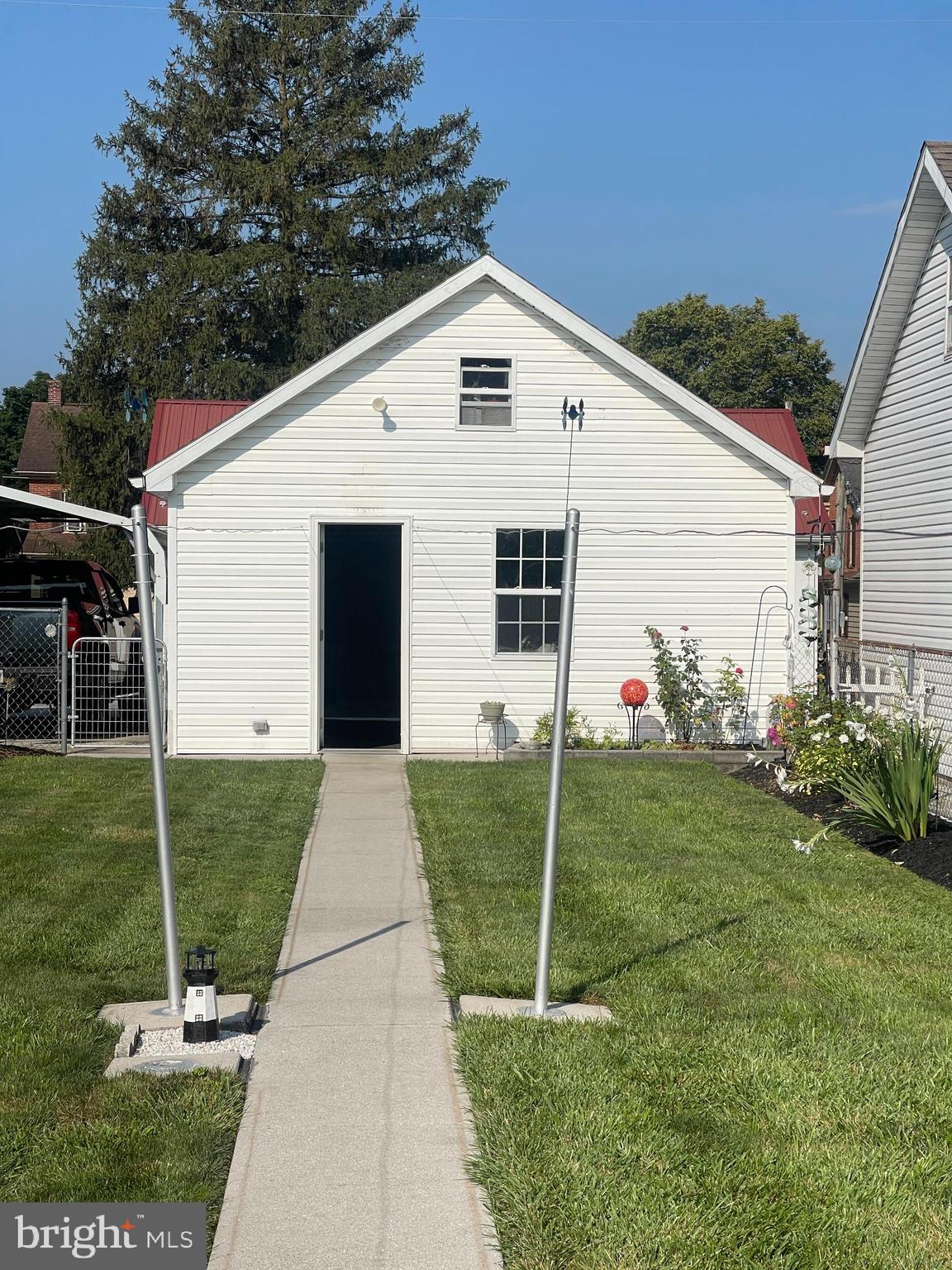 109 N PETERS STREET