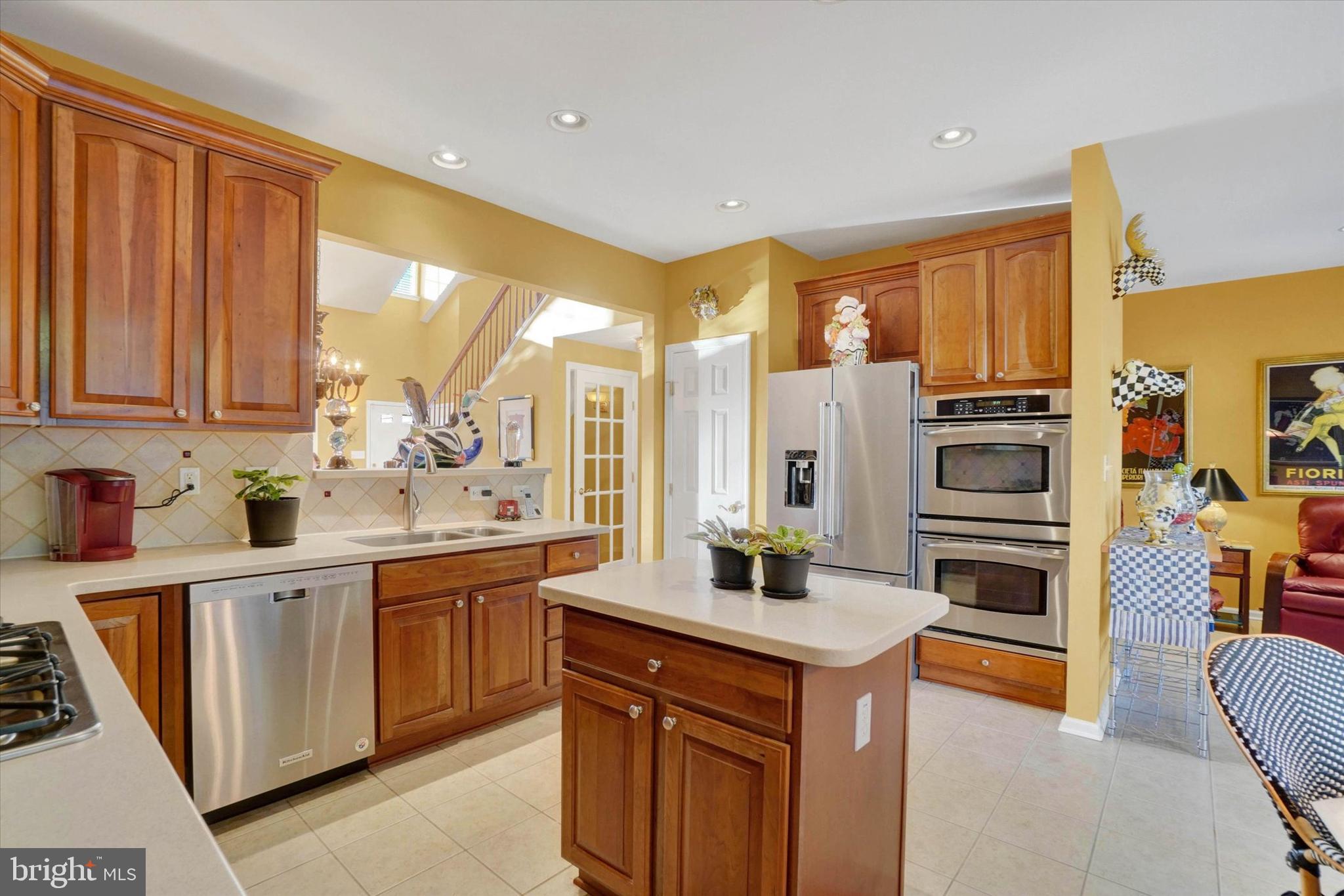 VILLAS AT SHREWSBURY - Residential