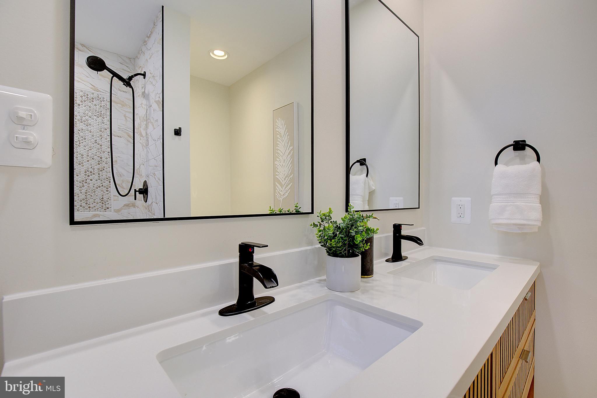 SOUTH RIVER PARK - Residential